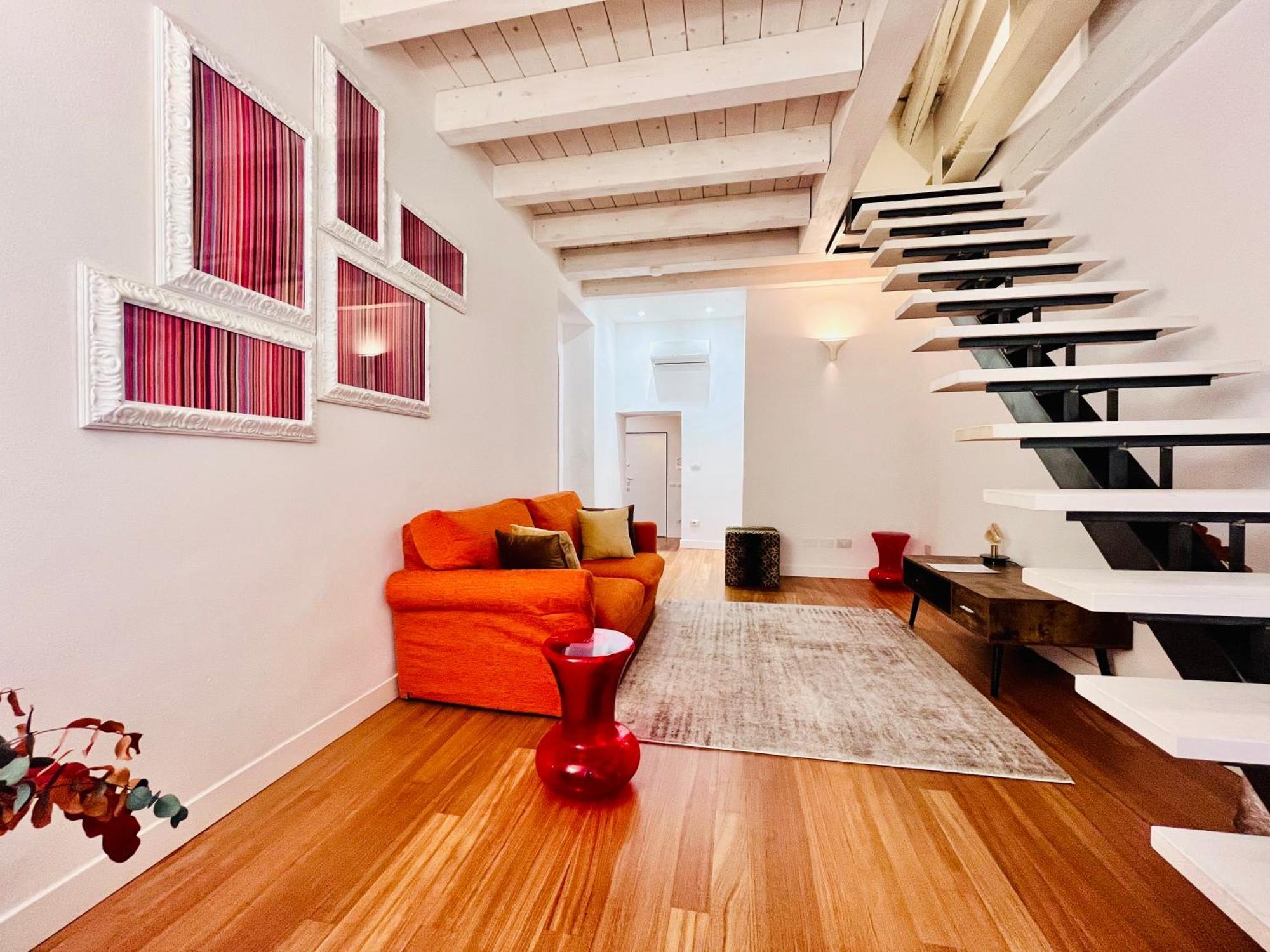 Riverside Loft Navigli - Spacious Two-bedroom Apartamento