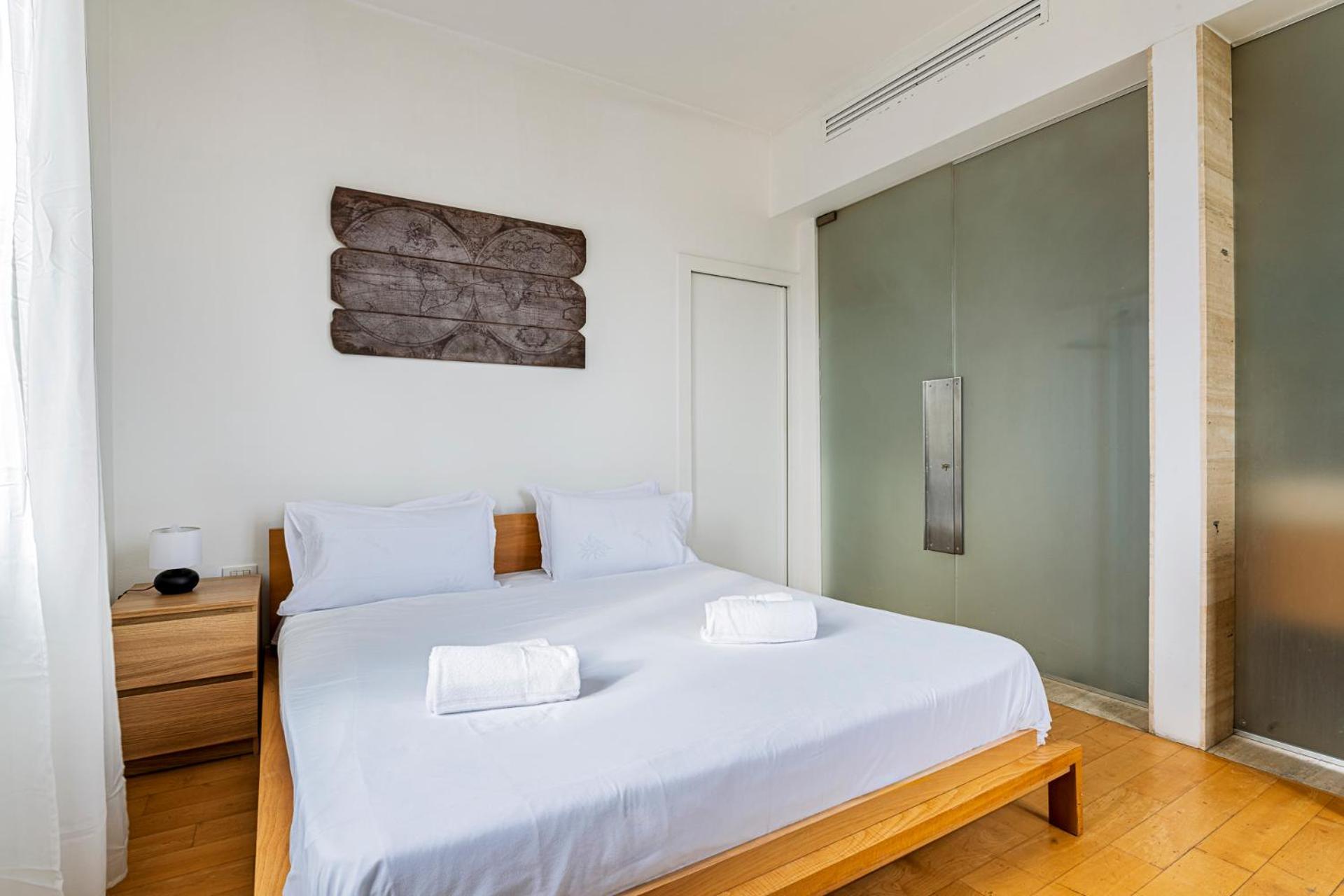 One Bedroom In Brera Apartment *
