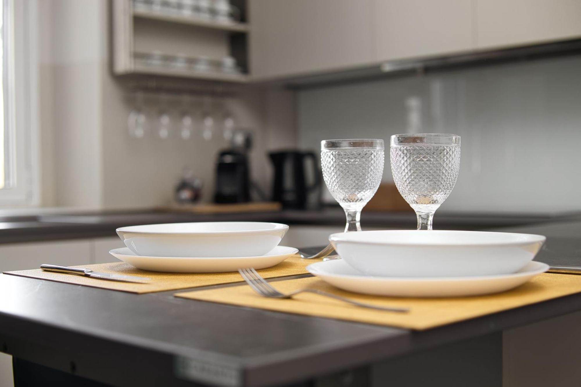 Navigli, 90 Square Meters, Free Parking Ripa Ticinese * Milan