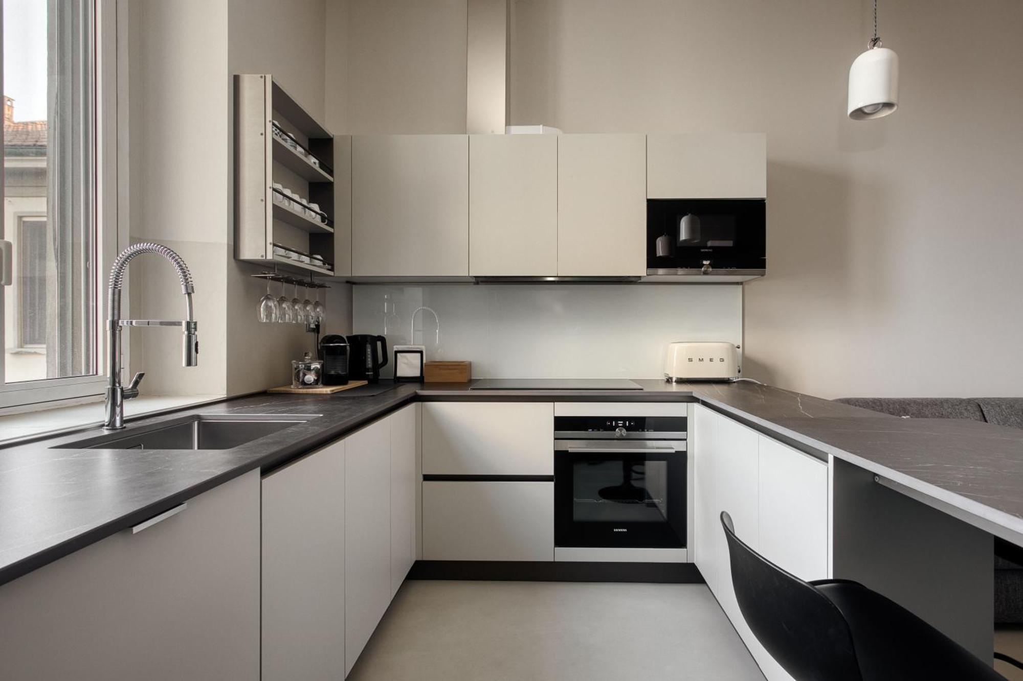 Navigli, 90 Square Meters, Free Parking Ripa Ticinese Apartment Milan