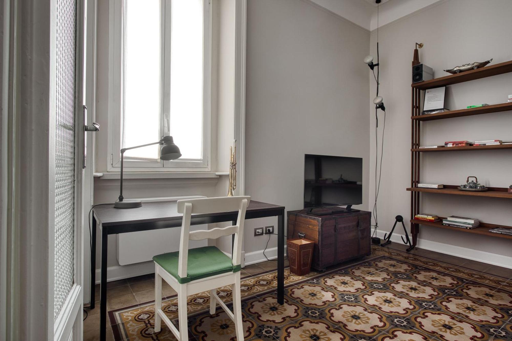 Navigli, 90 Square Meters, Free Parking Ripa Ticinese Apartment