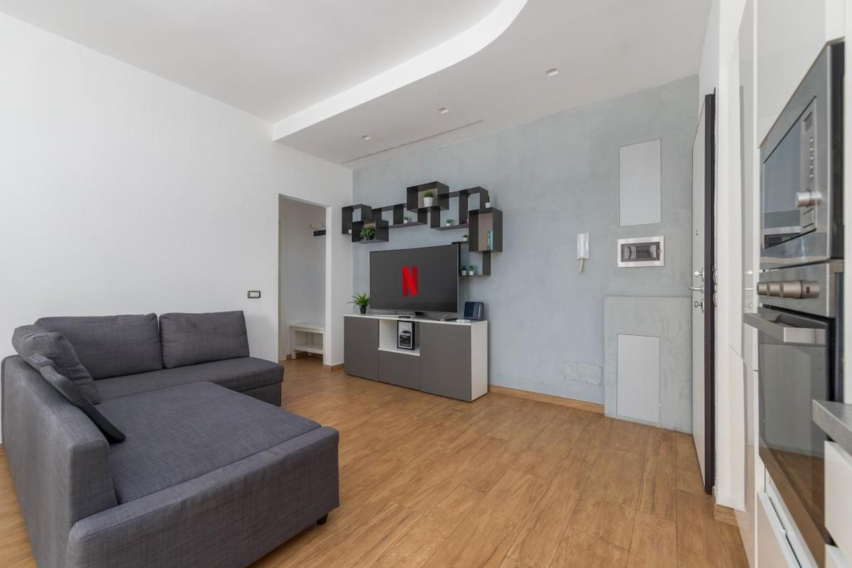 Apartment Wonderful Near Center,wifi,comfort,parking Mailand