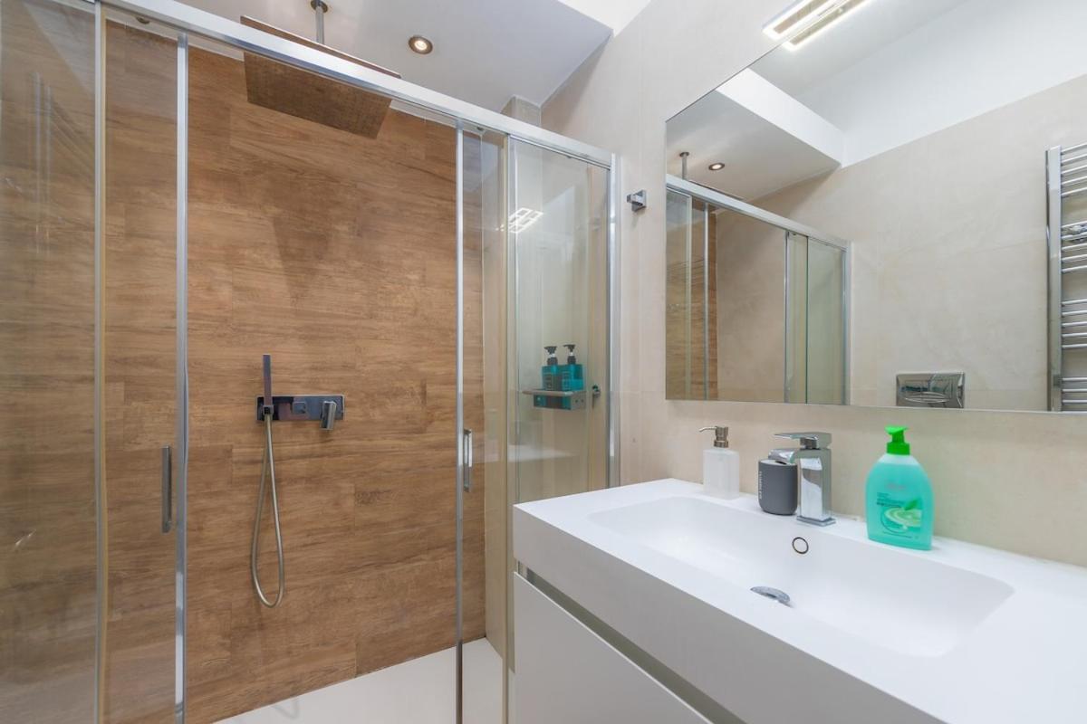 Wonderful Near Center,wifi,comfort,parking Apartment