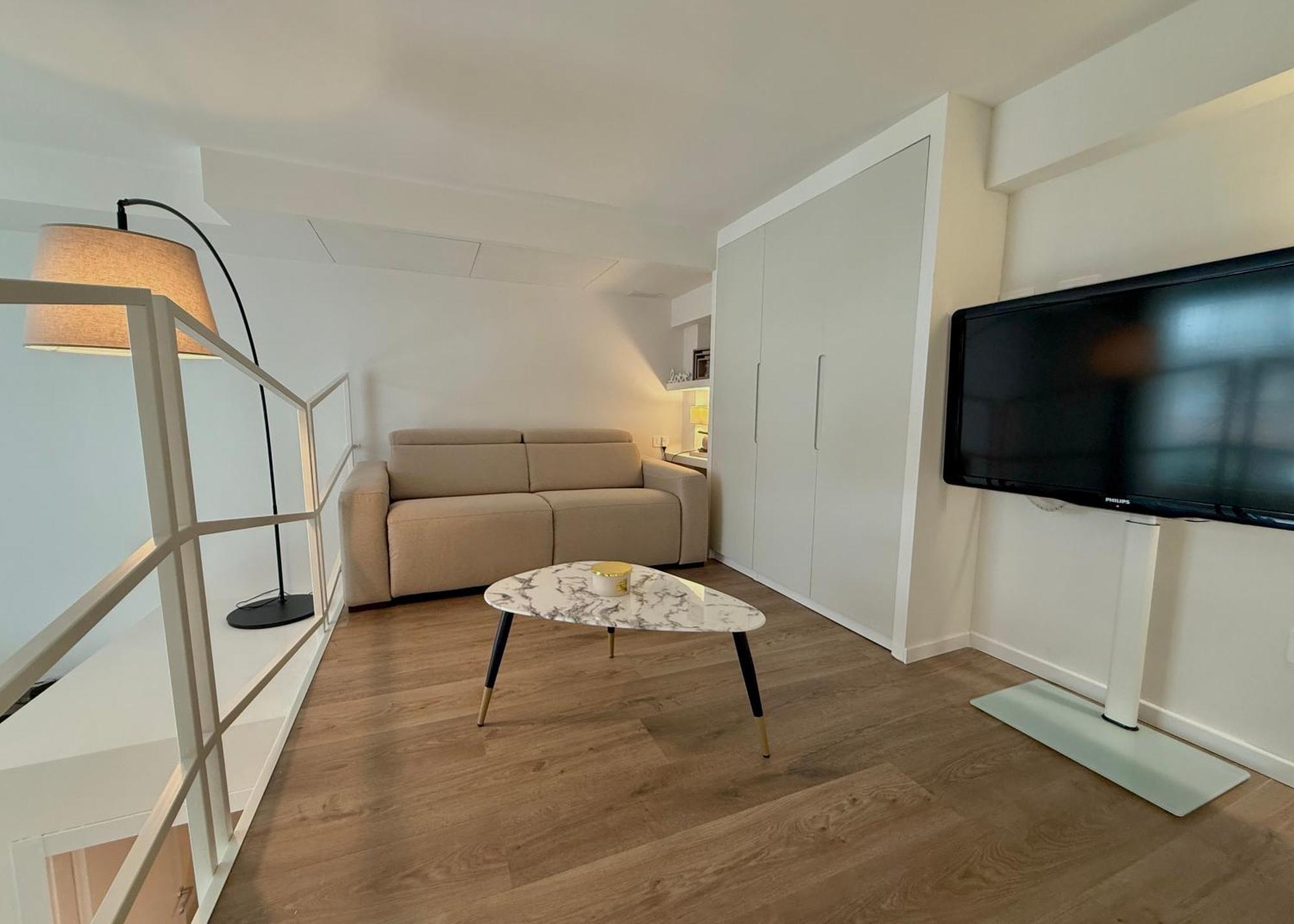 Maya Atelier Loft Apartment