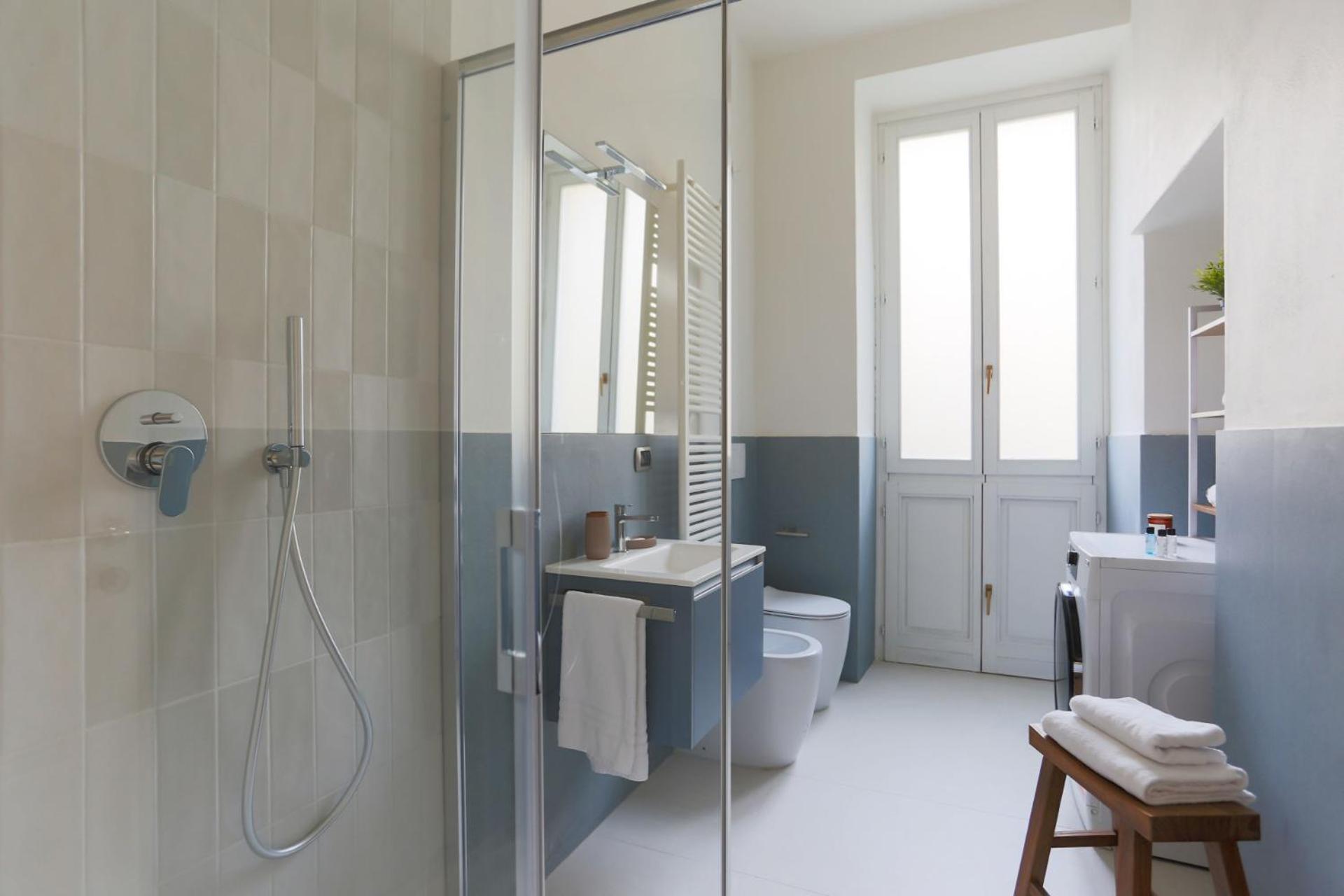 The Rent - Spacious Three-bedroom In The Heart Of Apartamento *
