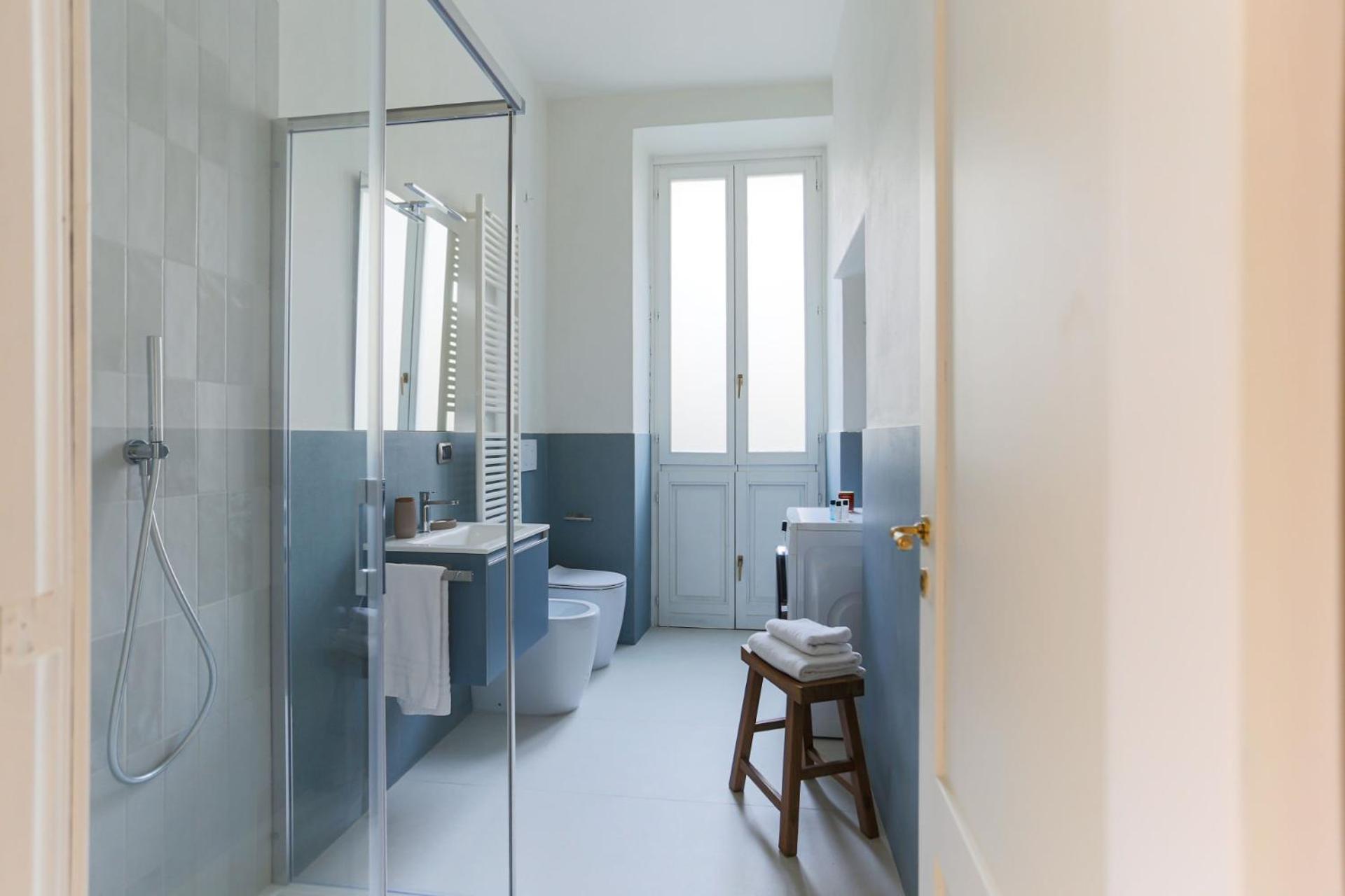 Apartamento The Rent - Spacious Three-bedroom In The Heart Of *