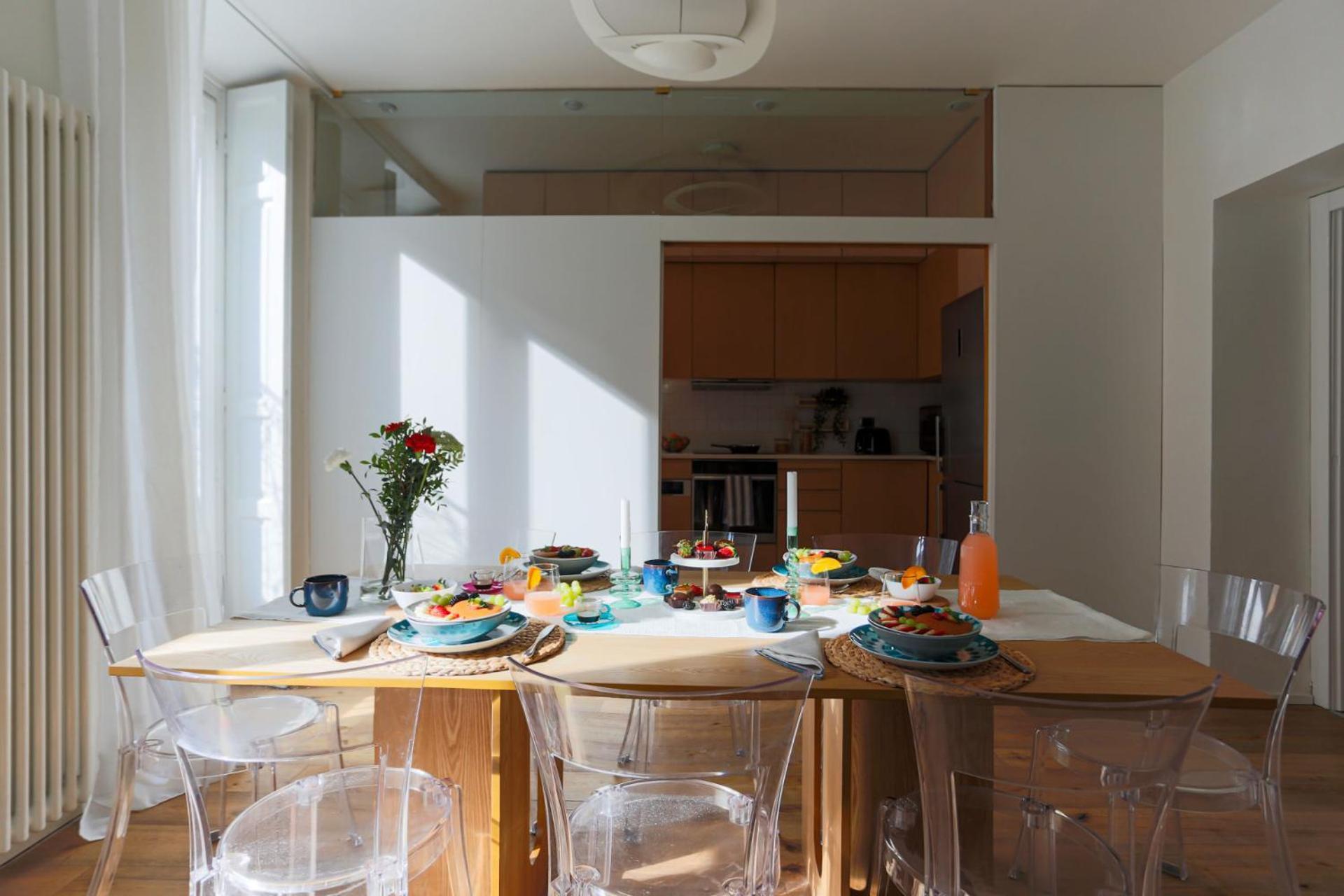 Apartamento The Rent - Spacious Three-bedroom In The Heart Of *