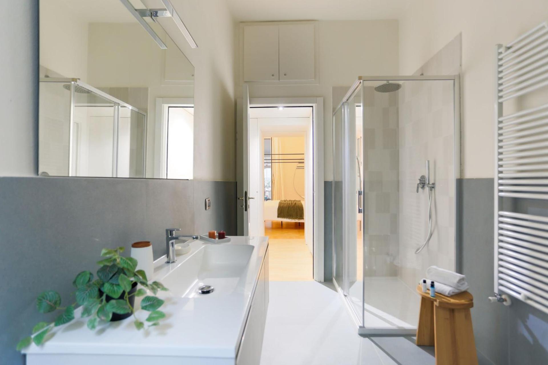 The Rent - Spacious Three-bedroom In The Heart Of Apartamento