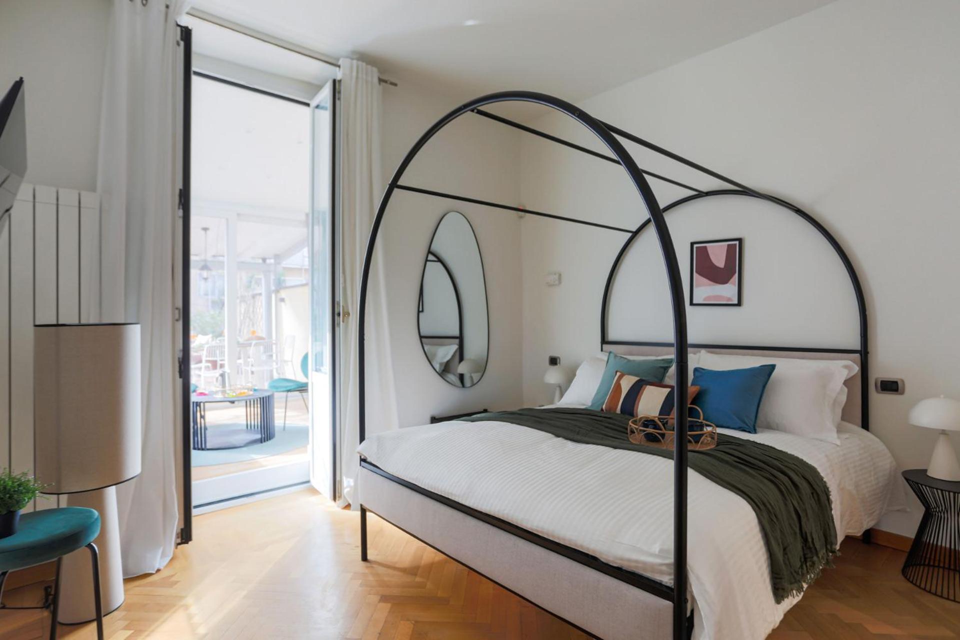 The Rent - Spacious Three-bedroom In The Heart Of Apartamento Milão
