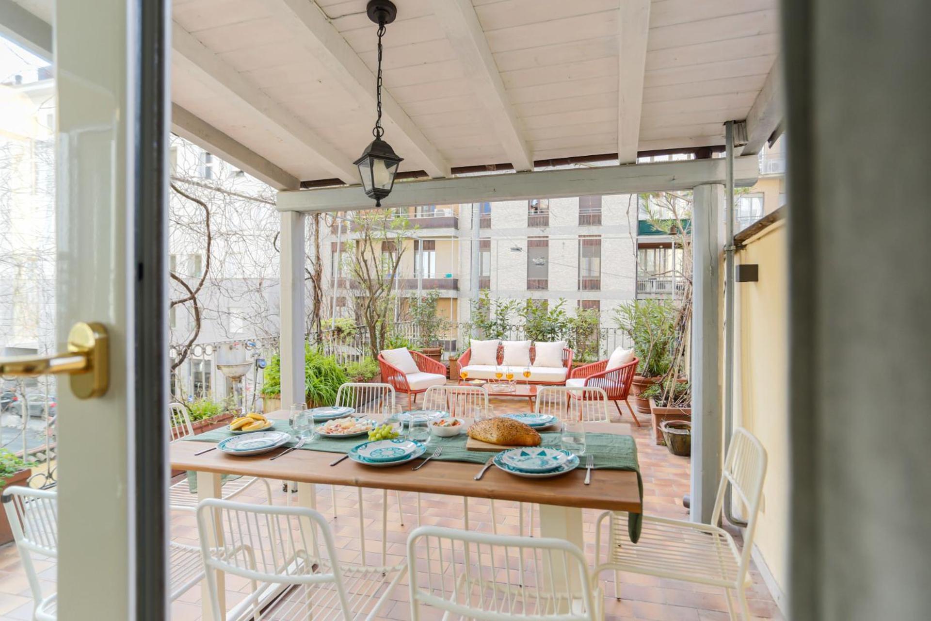The Rent - Spacious Three-bedroom In The Heart Of Apartamento