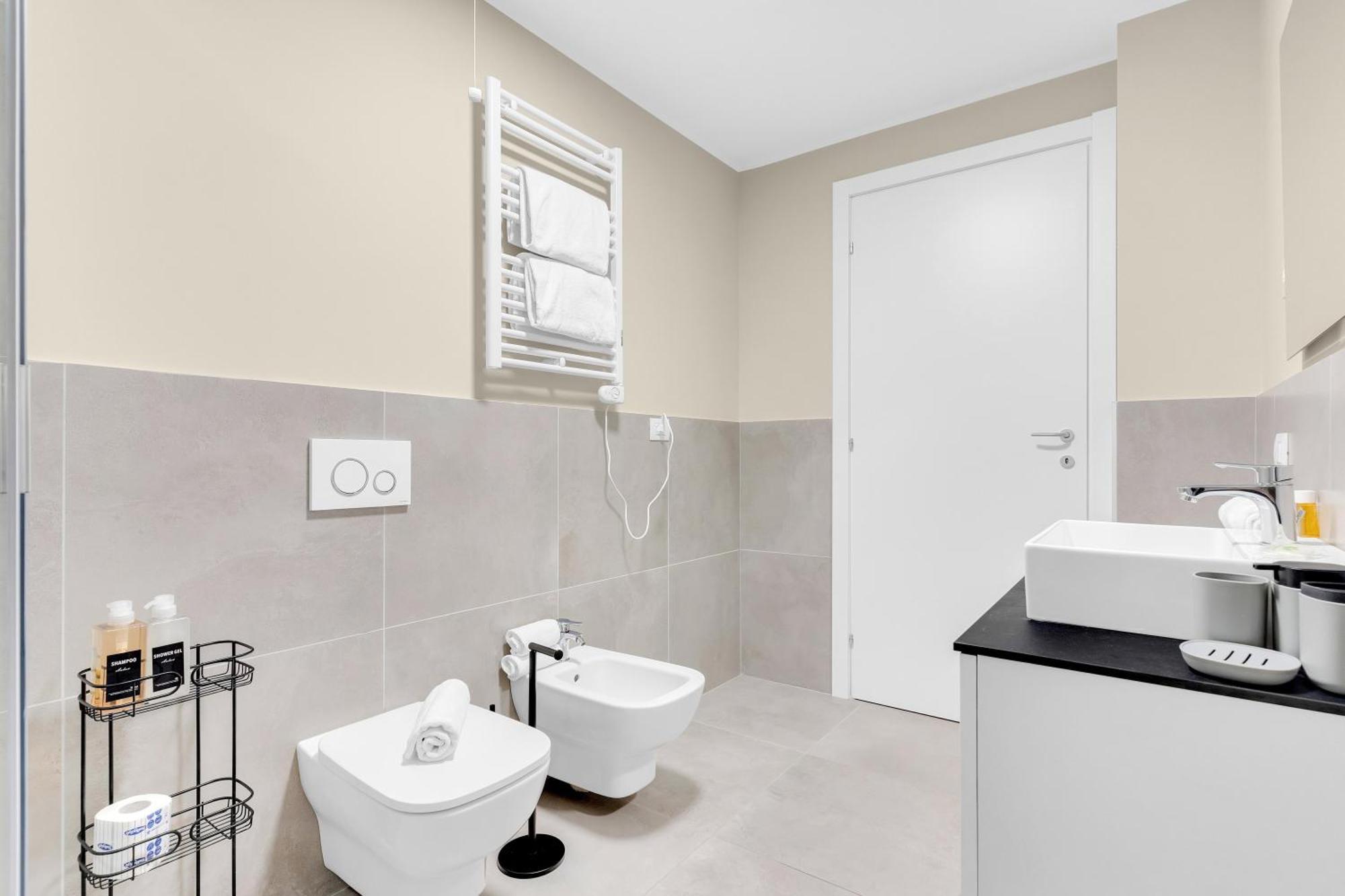 Living With Terrace & Garage By Ndp Rent *