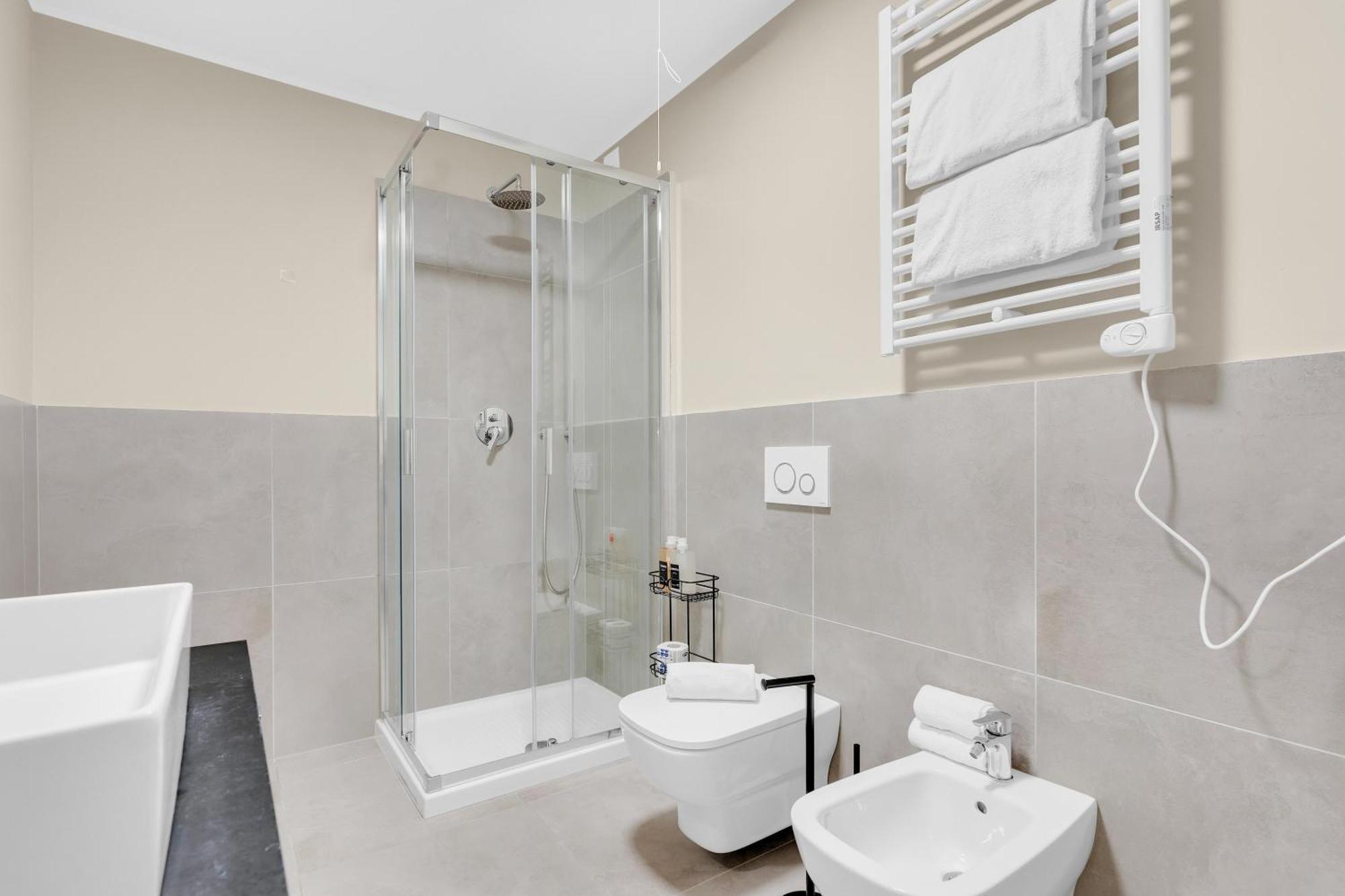 Living With Terrace & Garage By Ndp Rent Apartment *