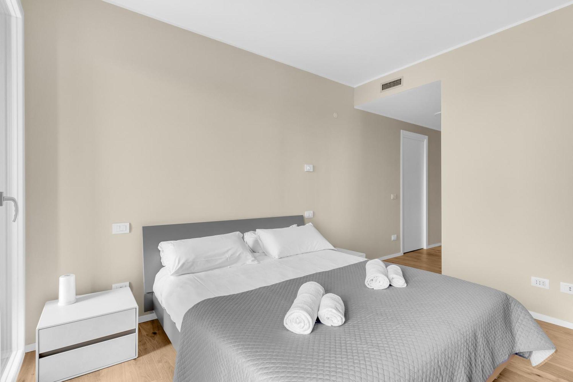 Apartment Living With Terrace & Garage By Ndp Rent