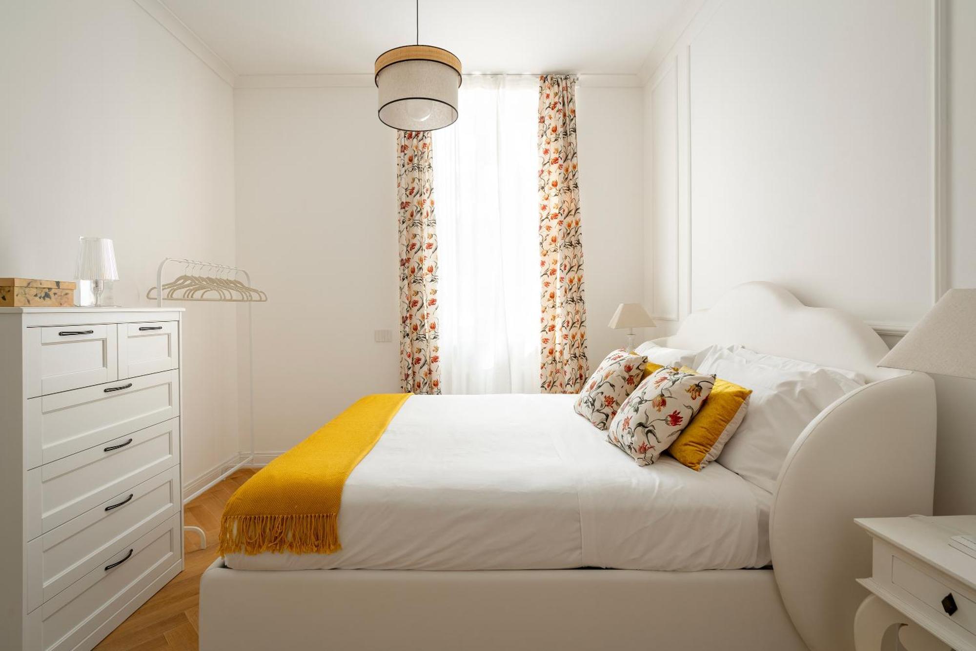 Santa Tecla Living Ruggero Di Lauria 2 Apartment