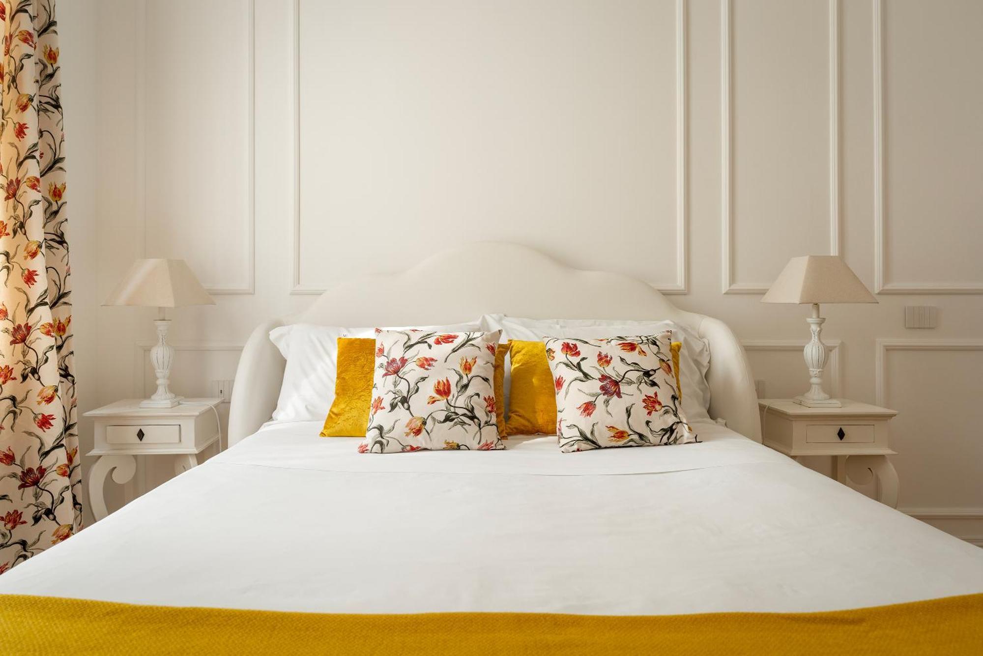 Santa Tecla Living Ruggero Di Lauria 2 Mailand
