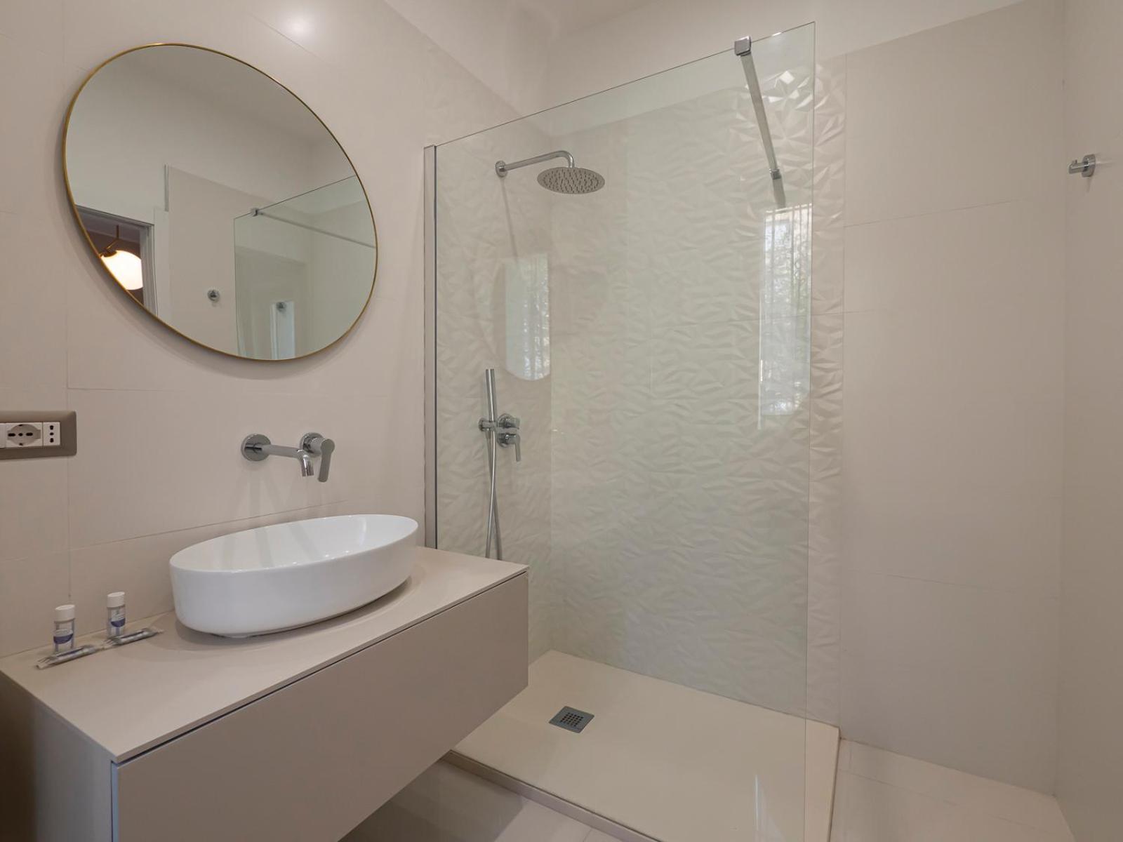 Apartment Big Close To Bocconi / Humanitas / Ieo *