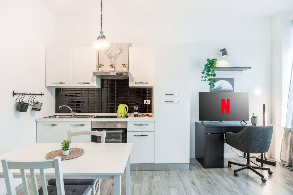 Apartment 2 Minutes From Station-exclusive Open Space *