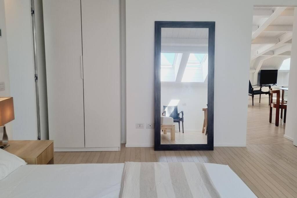 Apartment Duomo 10min Shopping&relax Fast Wifi & Balcony