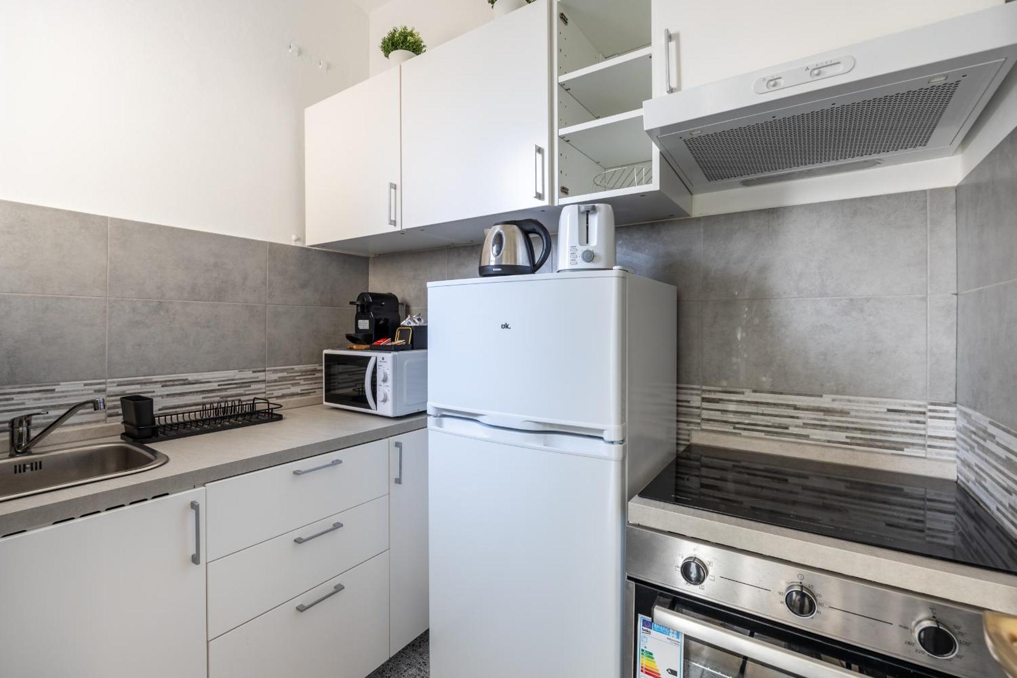 8 Min Dalla Metro Casa Elegante Con Netflix E Wifi Apartamento