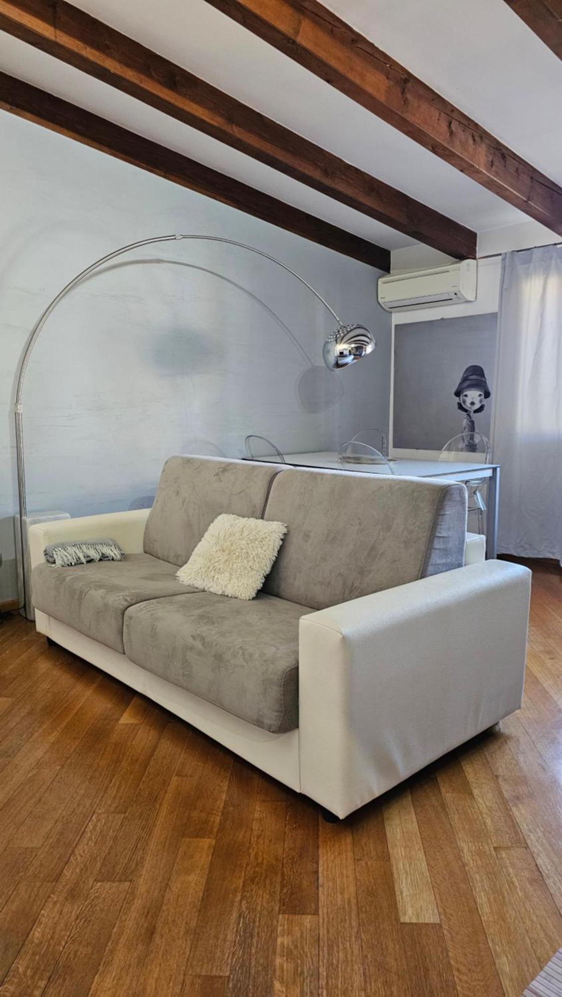 Nolo93 Attic Right In Front Of The Metro Station To Duomo Apartamento