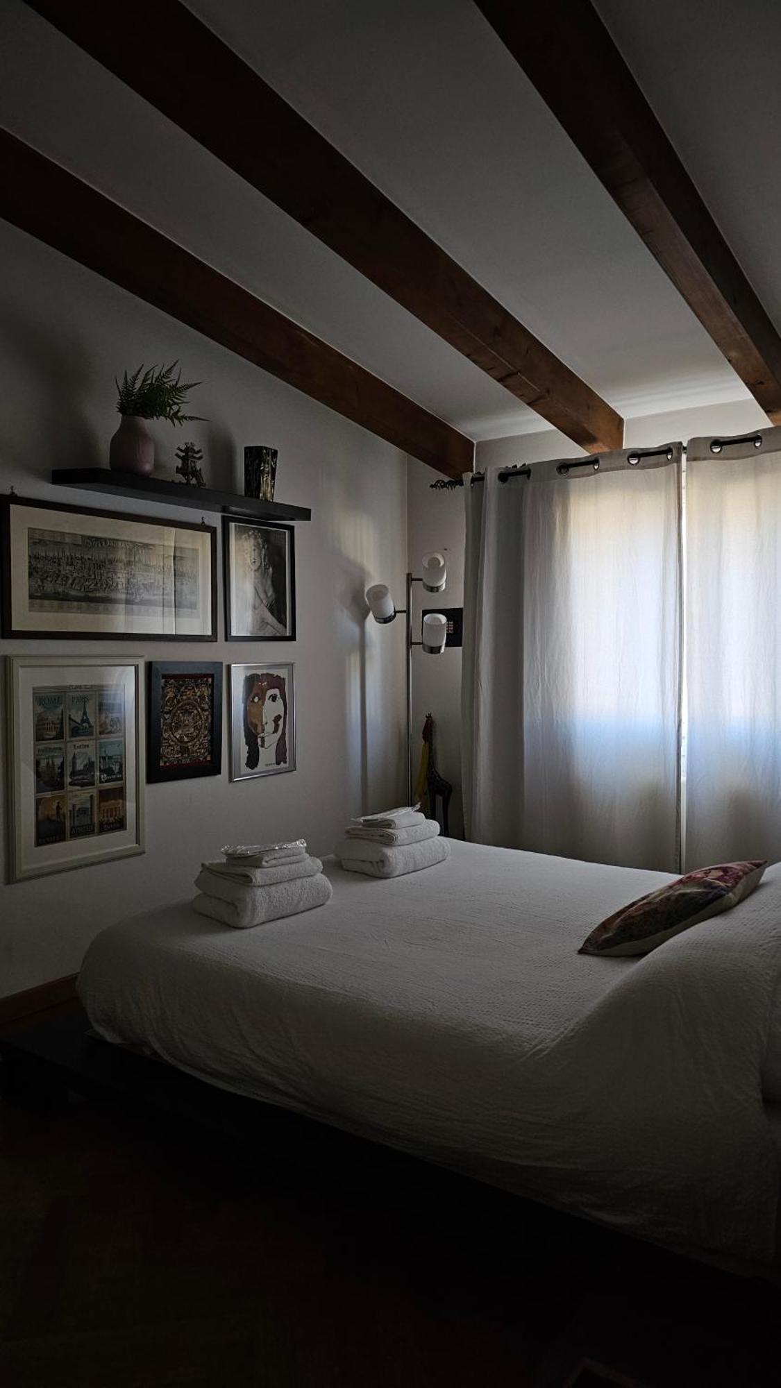 Apartamento Nolo93 Attic Right In Front Of The Metro Station To Duomo *