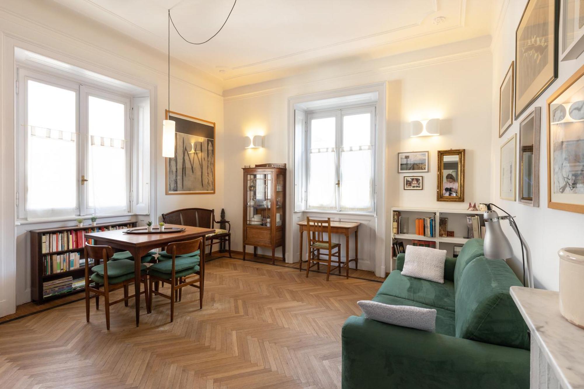 House Of An Artist In The Key Area Of Apartment Mailand