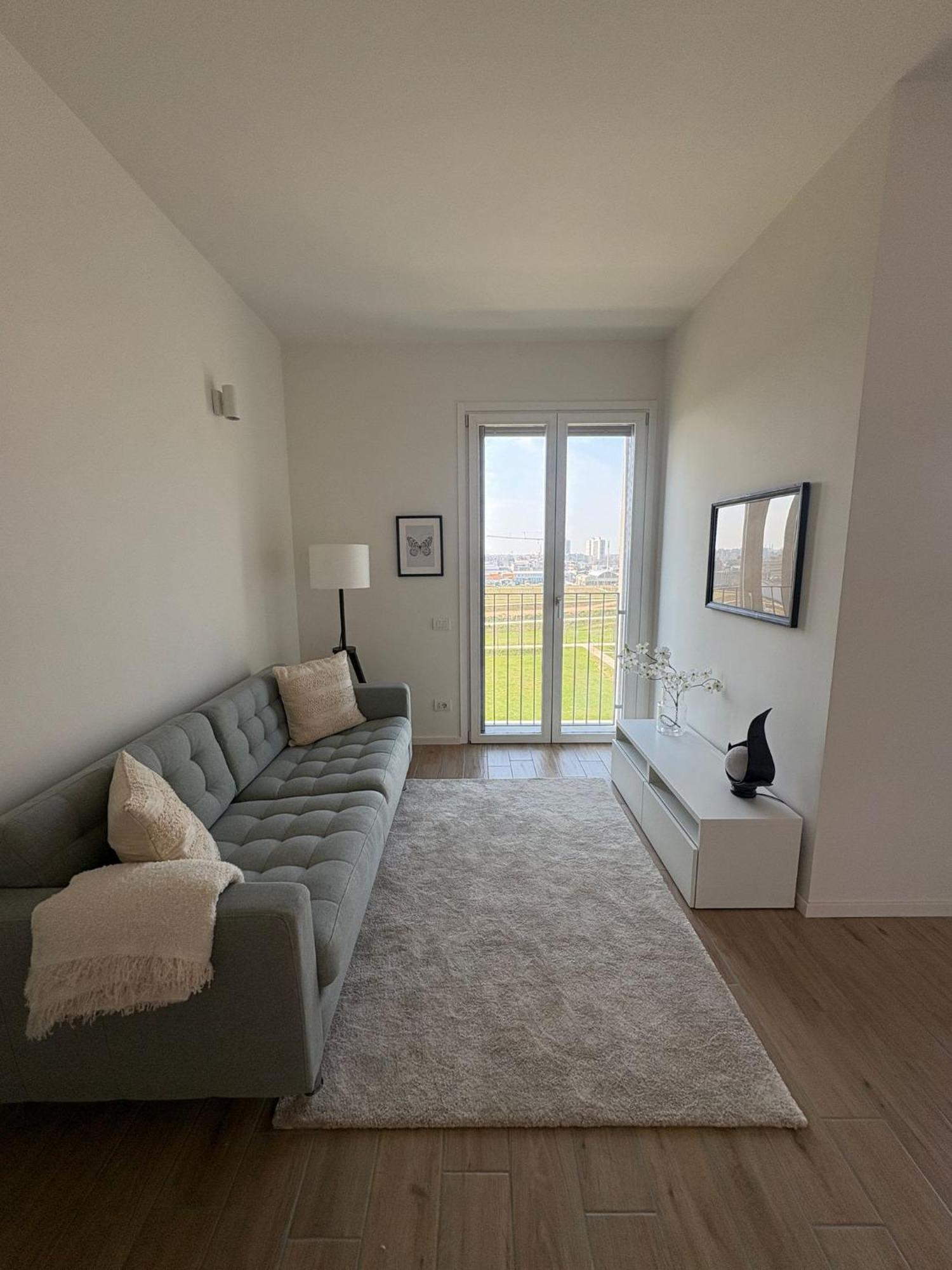 Panorama - Luminous With Private Garage Apartamento Milão