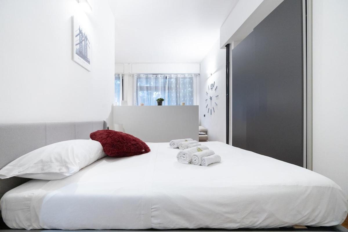 Design I Steps From Fair & Metro Apartamento Milão