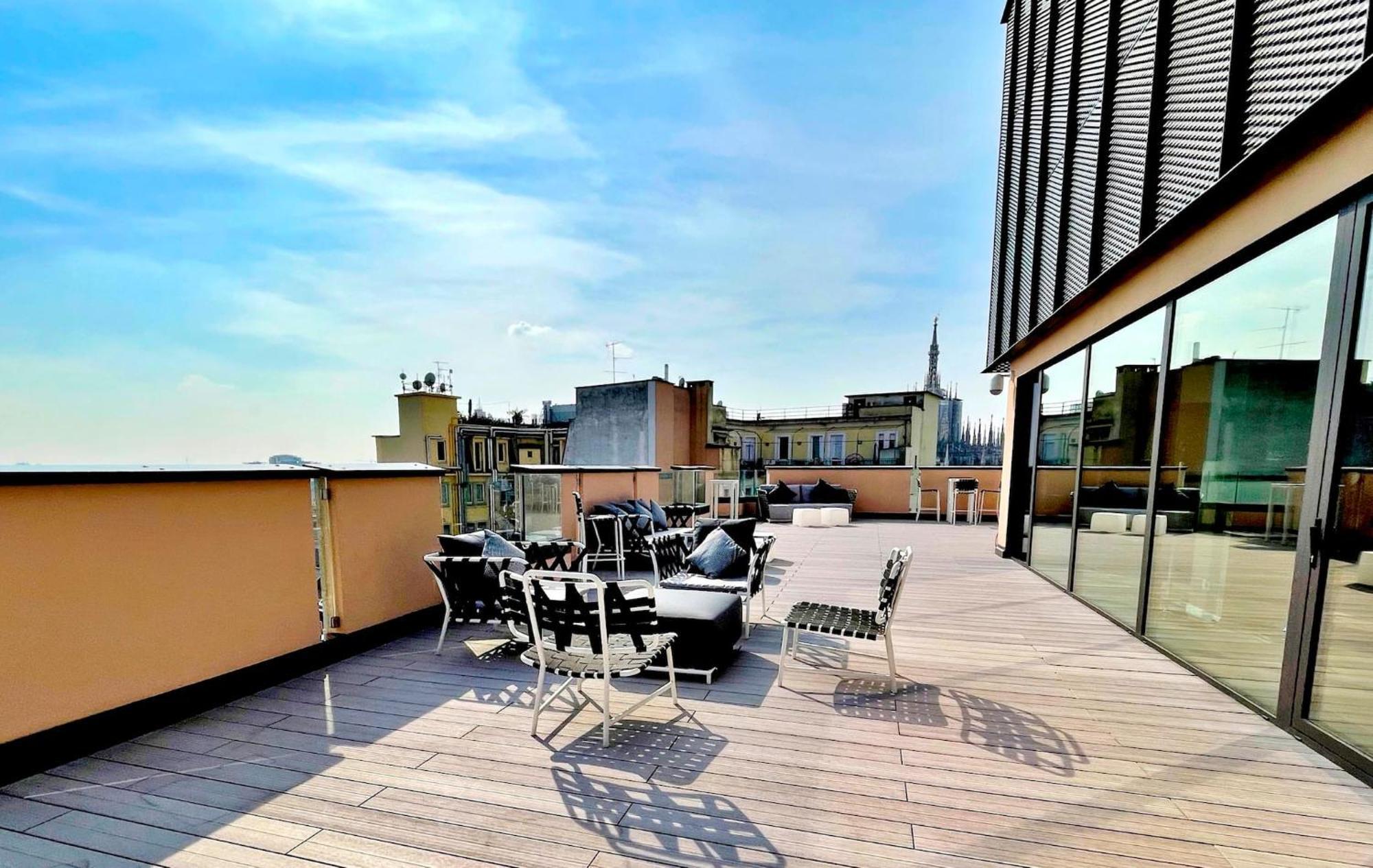 San Babila Tower With Panoramic Terrace Overlooking Duomo By Rentopolis Apartment Mailand