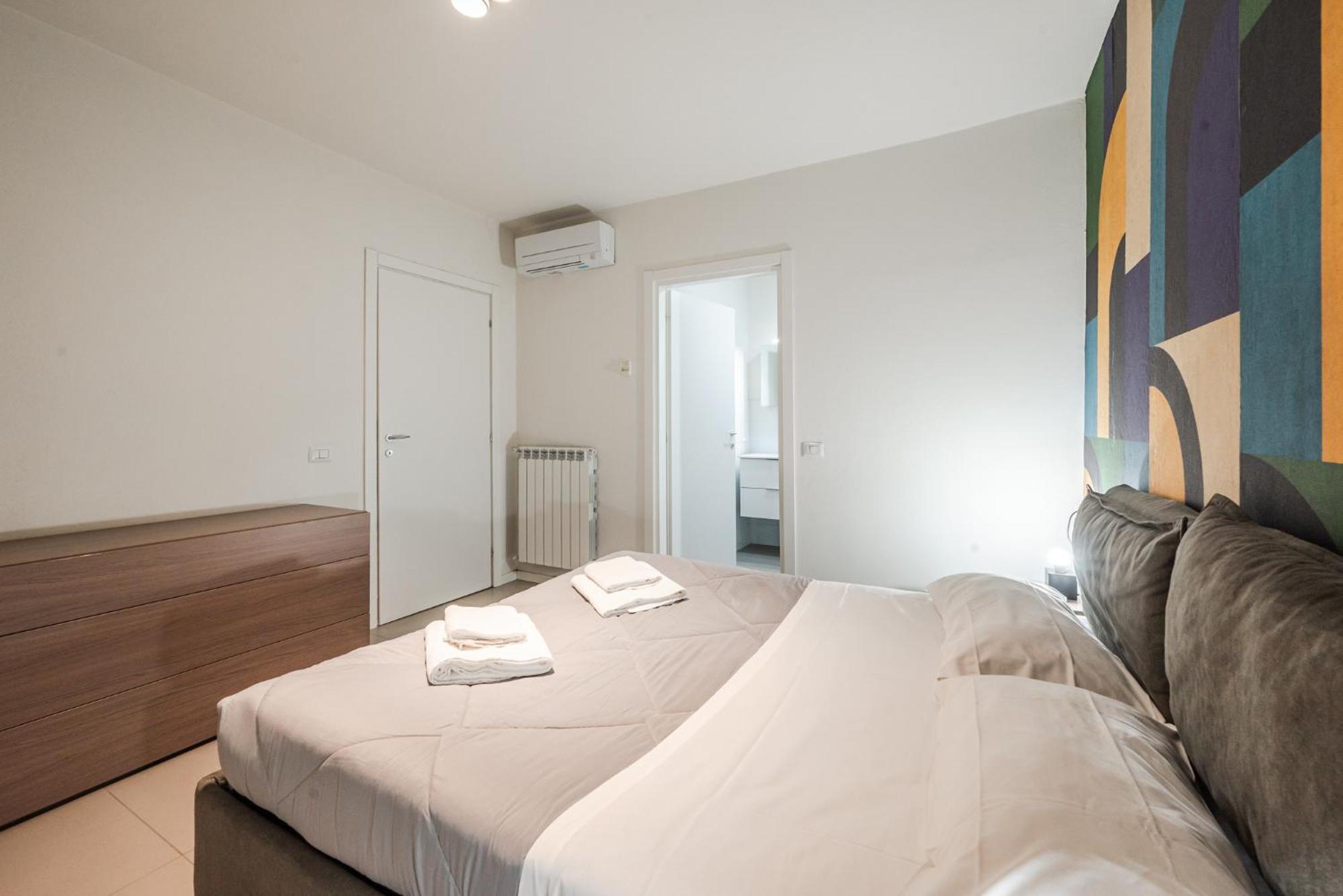 - Spazioso Vicino Metro Apartamento