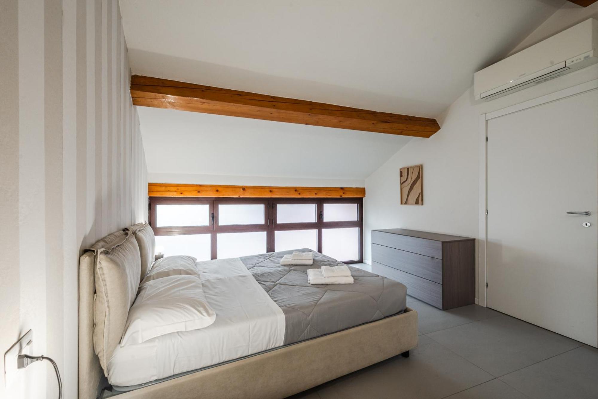 - Spazioso Vicino Metro Apartamento *