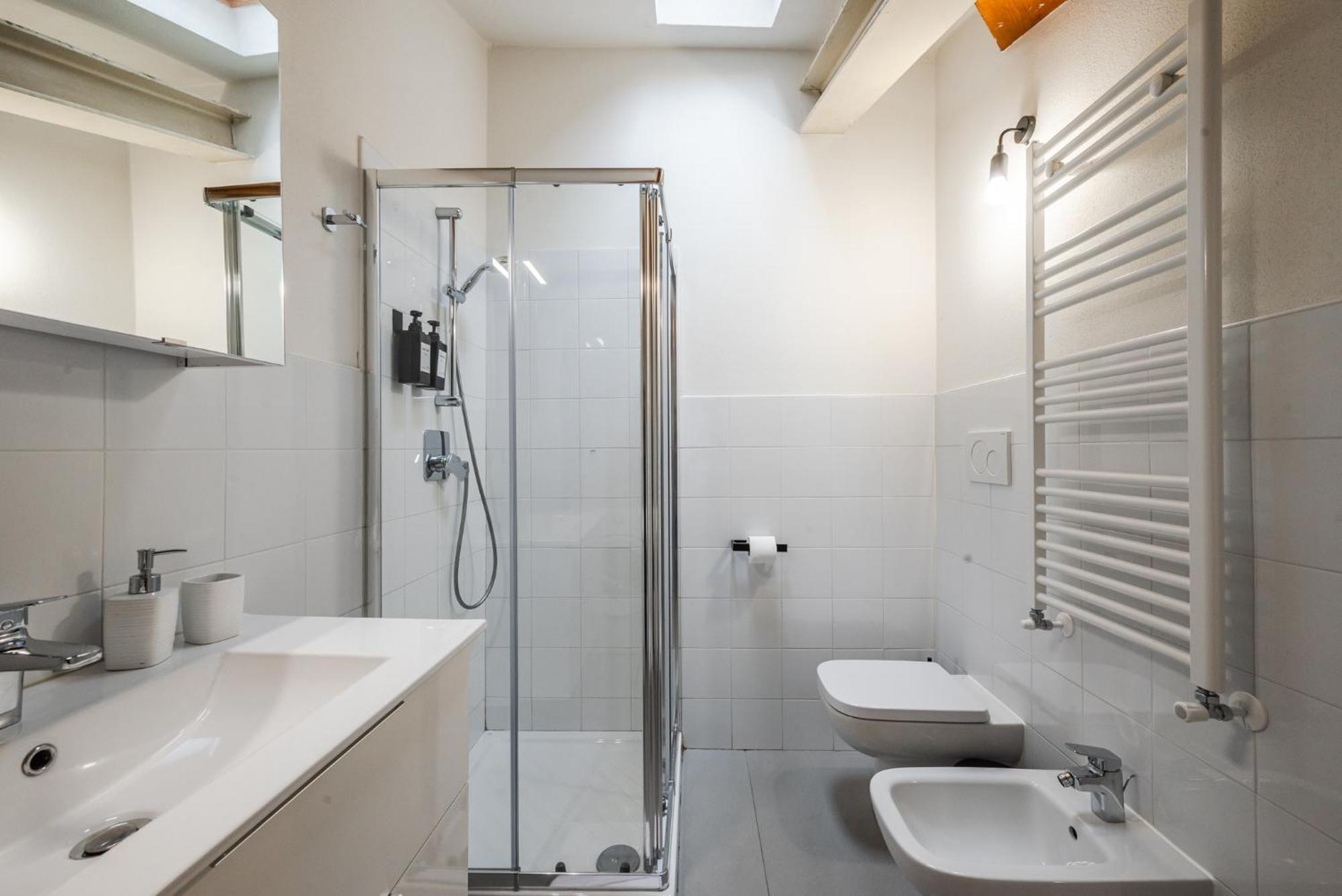 - Spazioso Vicino Metro Apartamento Milão