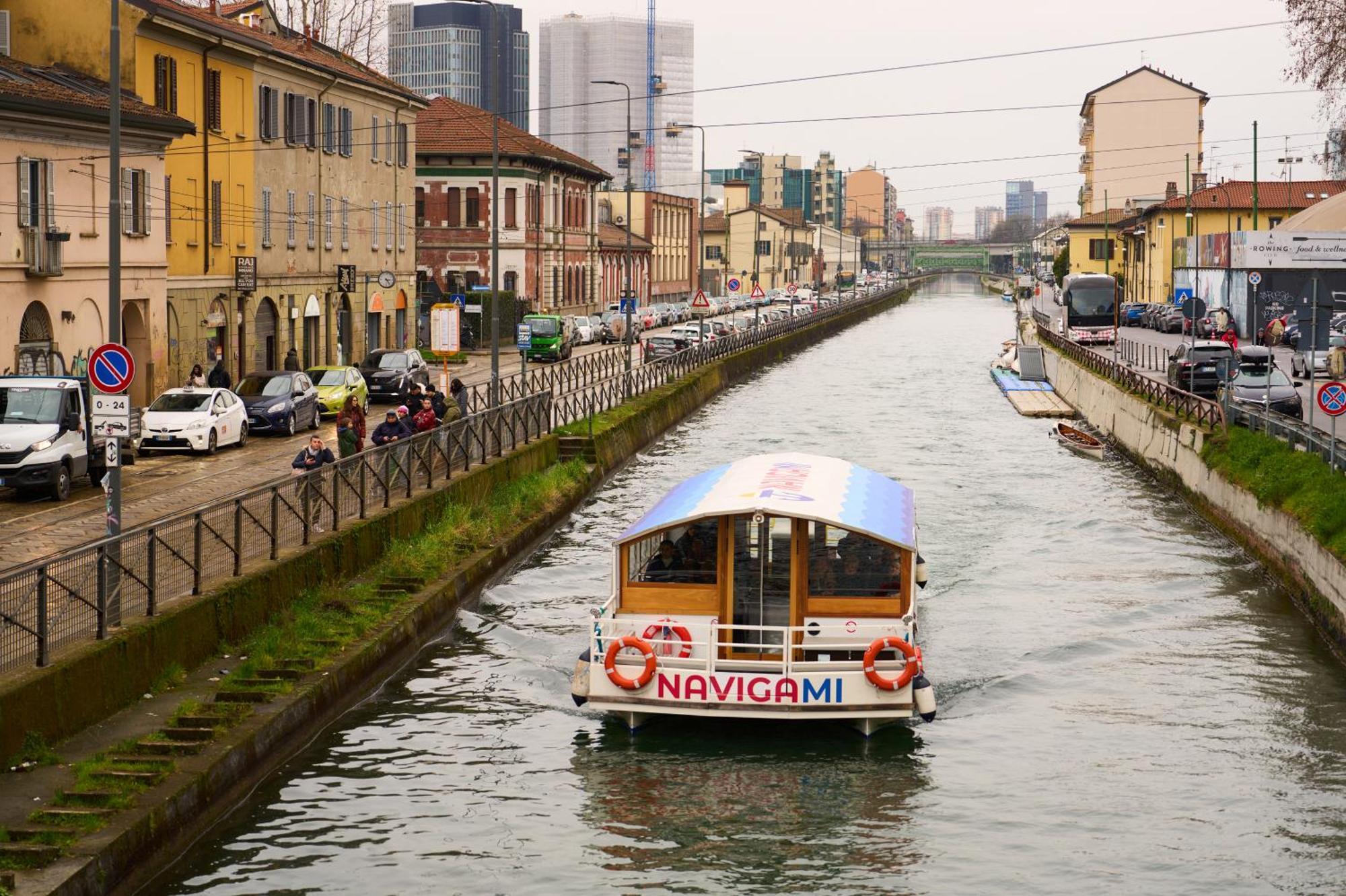 Riverside Loft Navigli - Spacious Two-bedroom * Milão