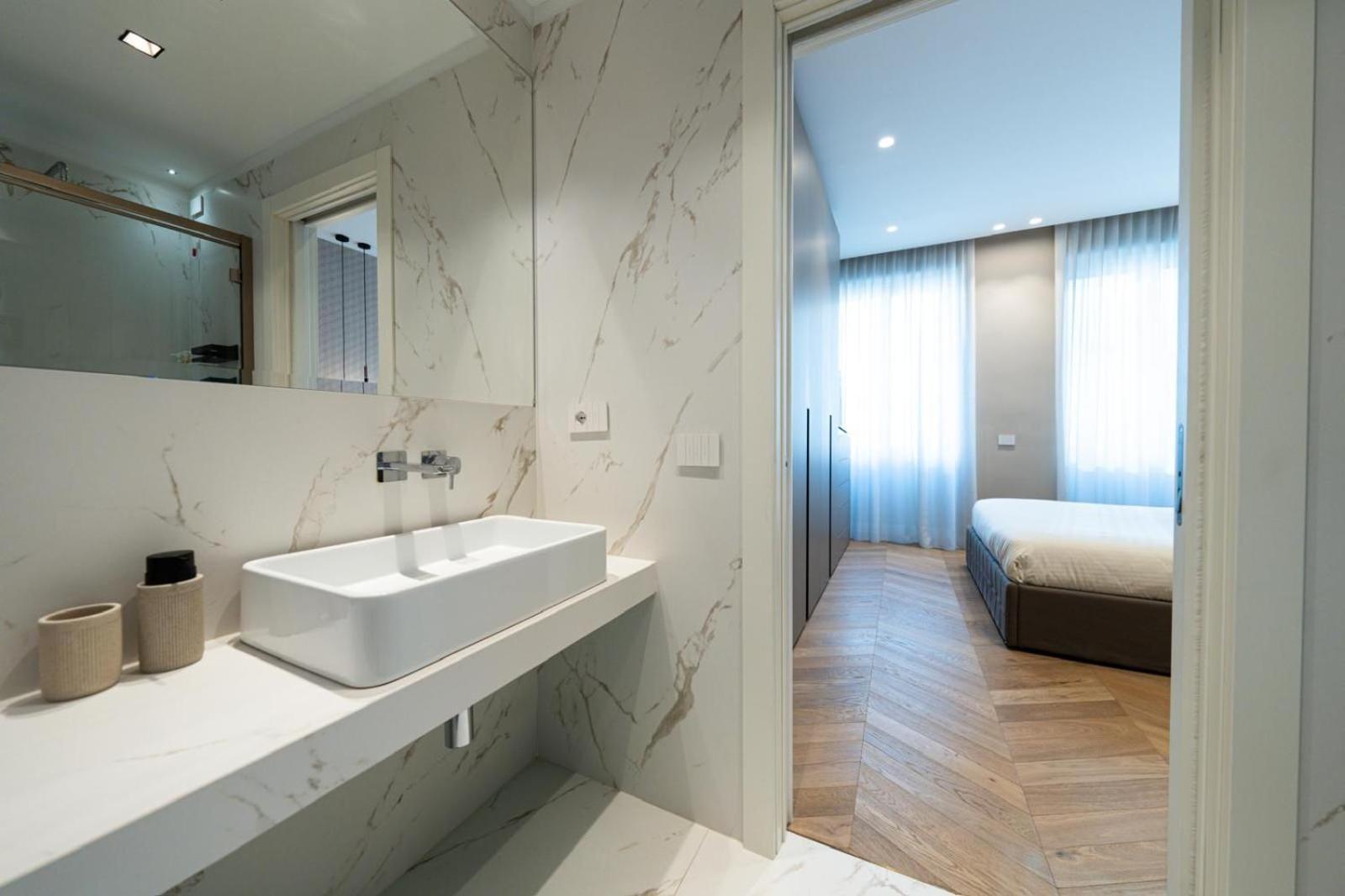 Apartment Palazzo Fontana Duomo View Golden House Mailand