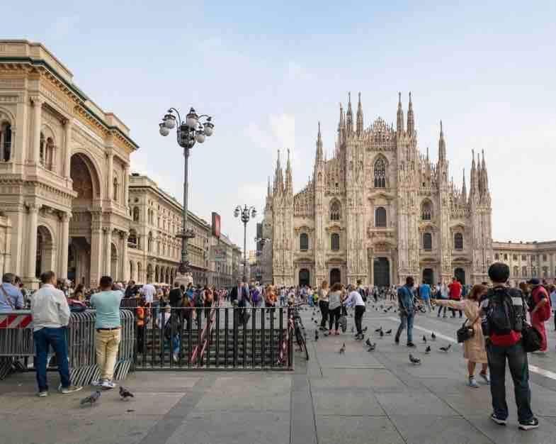 Brera Center Milano-the Art Of Living-metro *