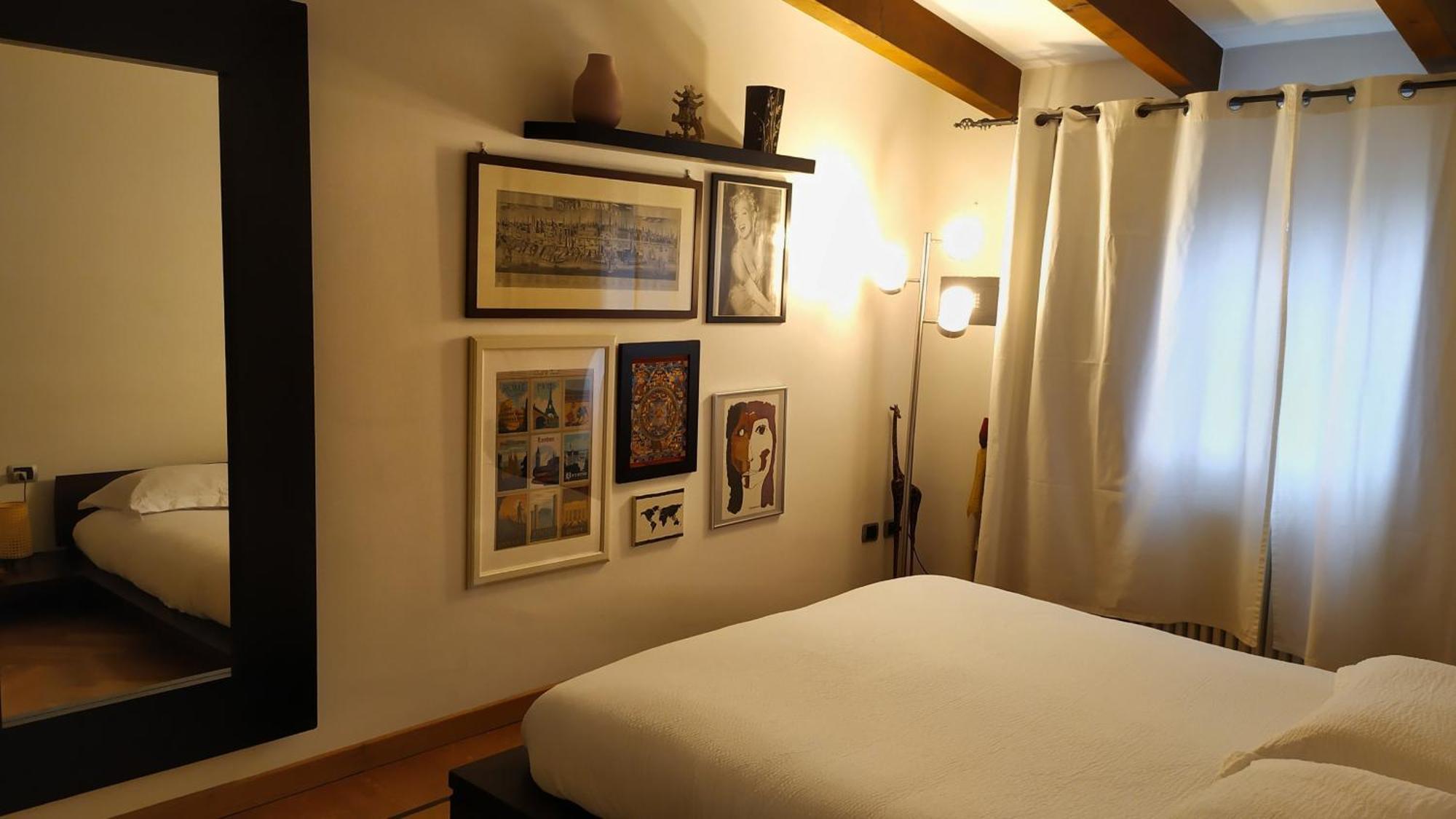 Apartamento Nolo93 Attic Right In Front Of The Metro Station To Duomo Milão