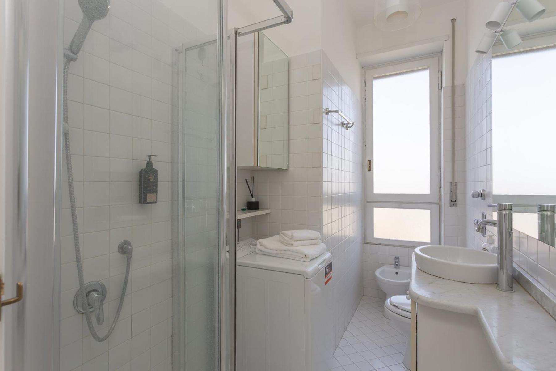 Skyline View Biancamano 1 Bdr With Balcony By Rentopolis Apartamento