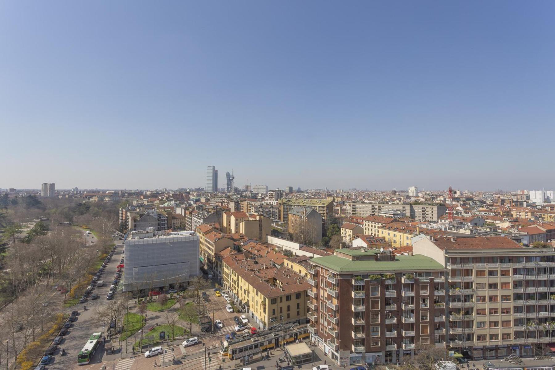 Skyline View Biancamano 1 Bdr With Balcony By Rentopolis *