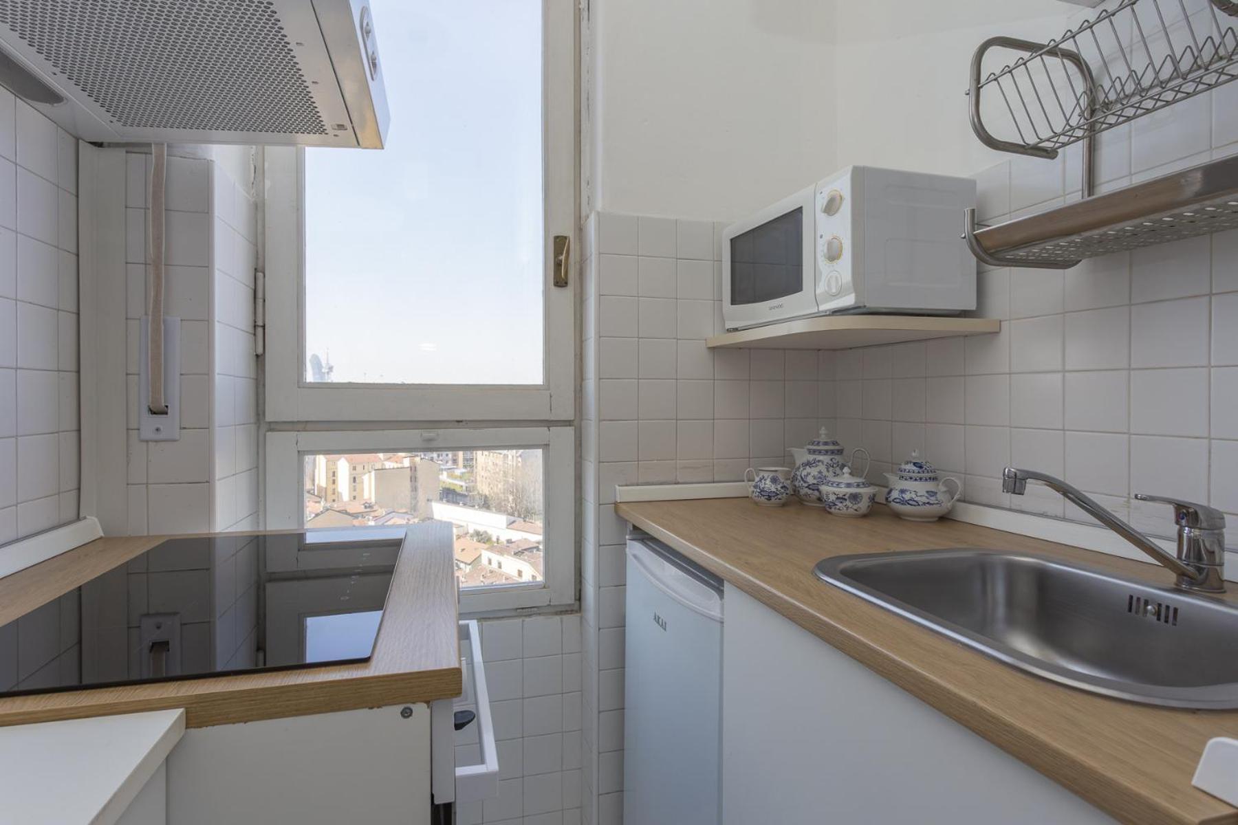 Skyline View Biancamano 1 Bdr With Balcony By Rentopolis Apartamento