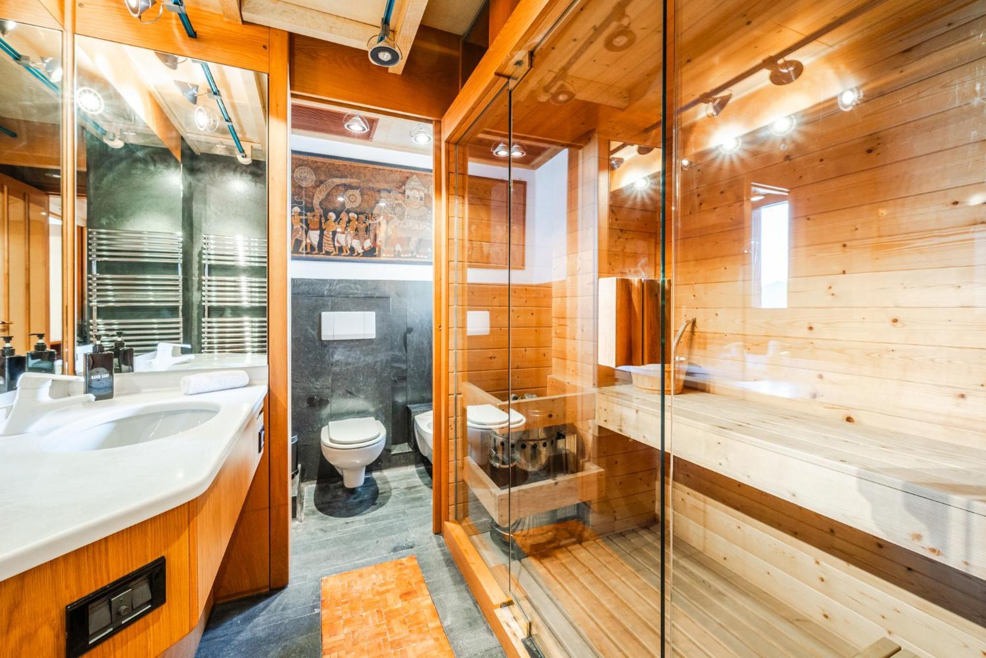 Luxury Penthouse - Sauna, Garage, Office, Terrace Ferienhaus Mailand