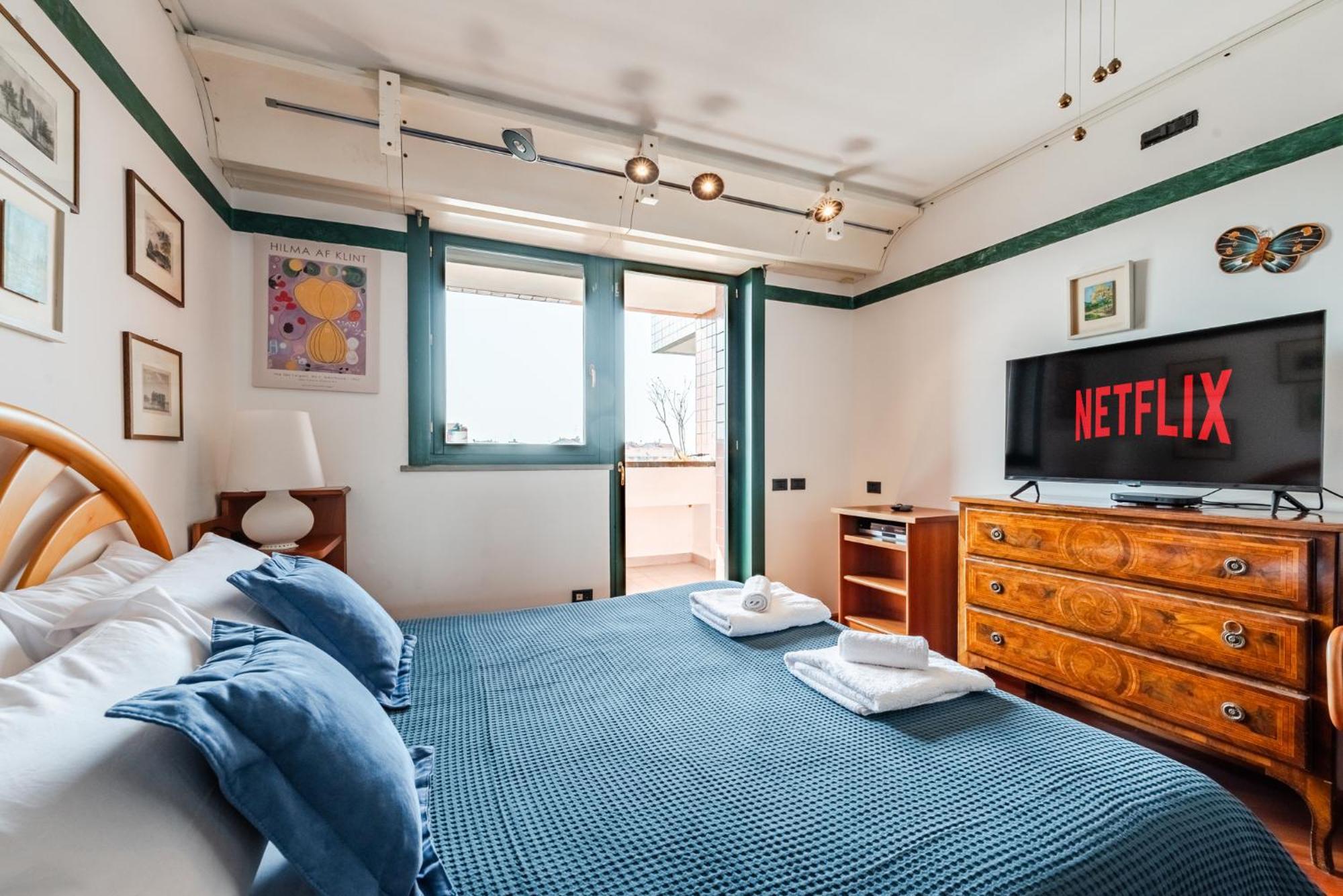 Luxury Penthouse - Sauna, Garage, Office, Terrace Ferienhaus Mailand