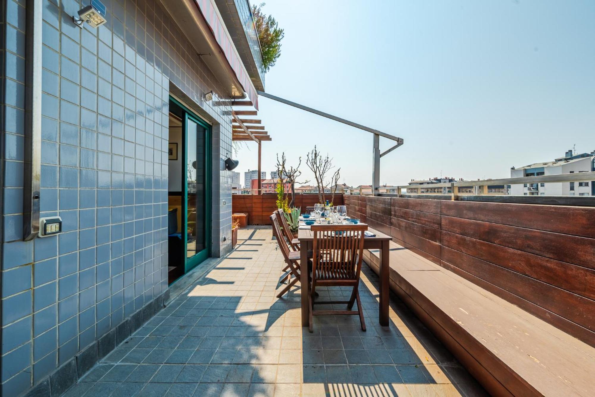 Luxury Penthouse - Sauna, Garage, Office, Terrace Ferienhaus Mailand
