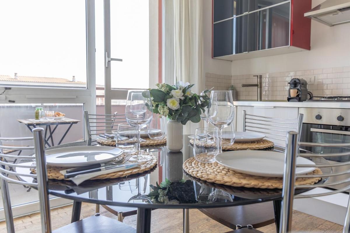 Apartment Meravigliosa Vista Su Citylife-famagosta M2,wifi Mailand