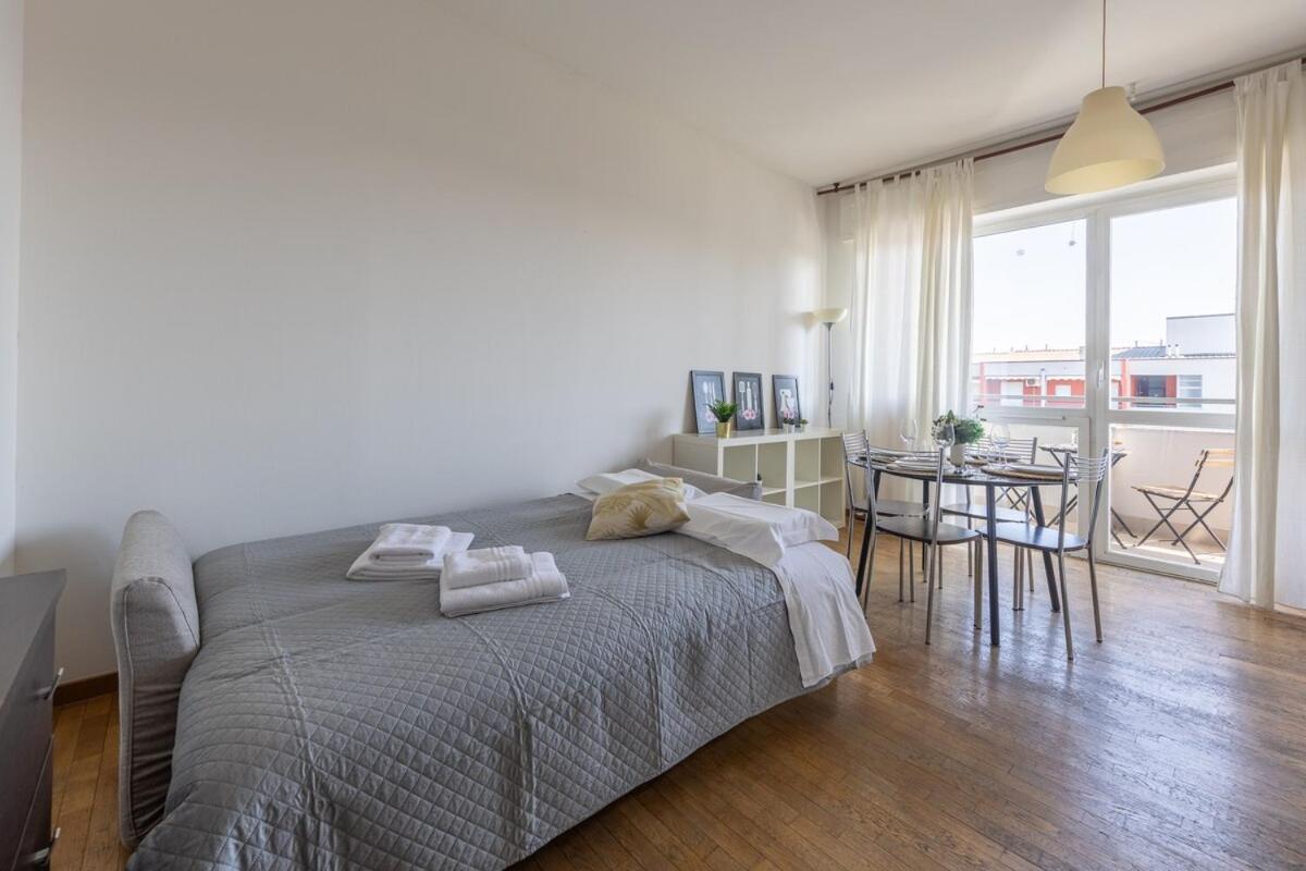 Apartment Meravigliosa Vista Su Citylife-famagosta M2,wifi Mailand