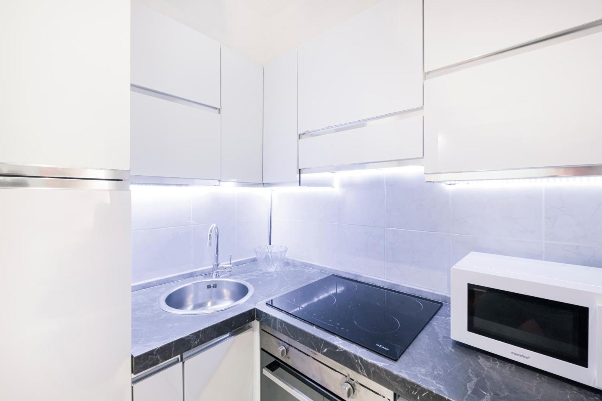 Easylife - Spacious On The First Floor In The Gae Aulenti Area *
