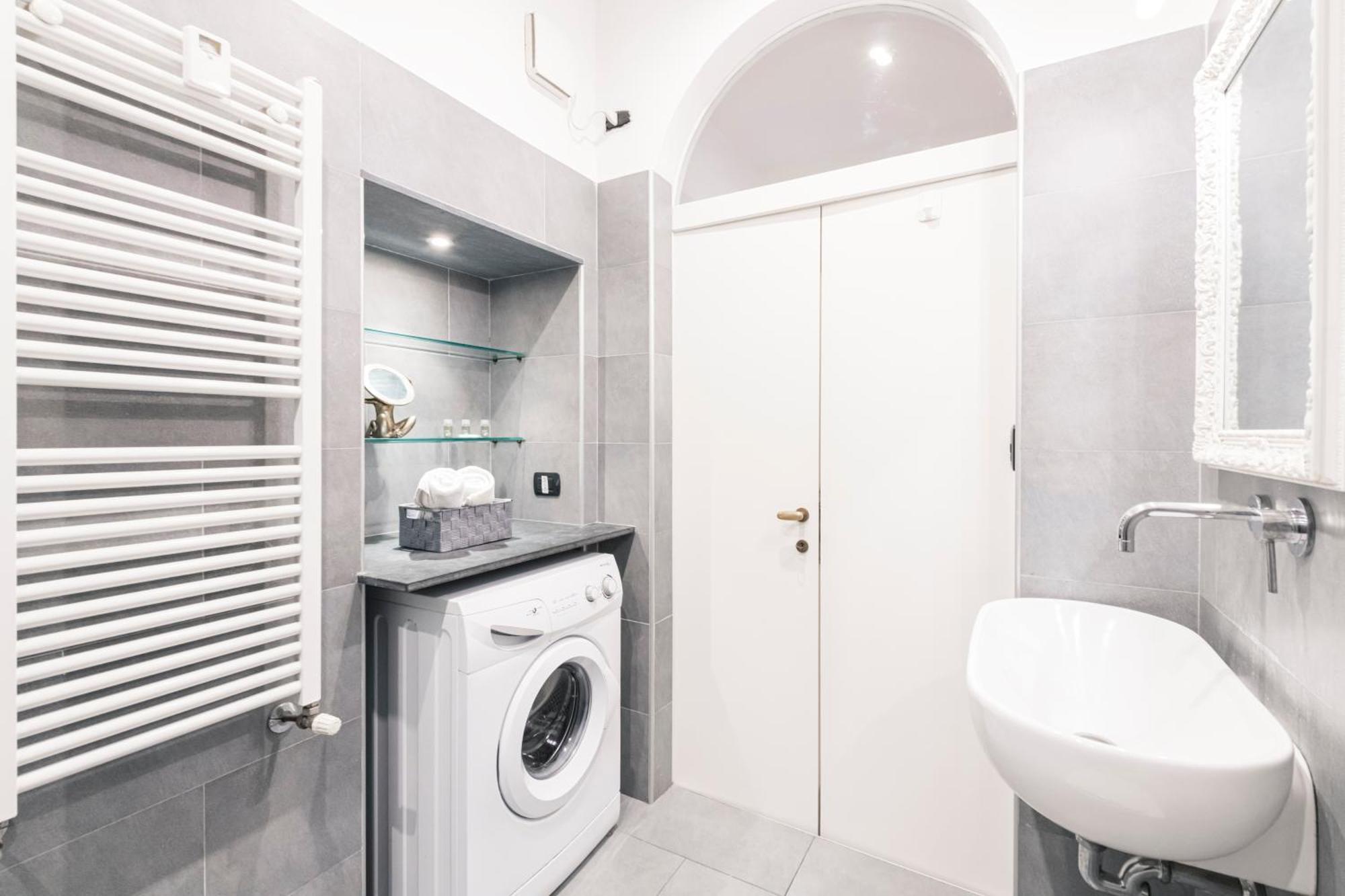 Apartment Easylife - Spacious On The First Floor In The Gae Aulenti Area