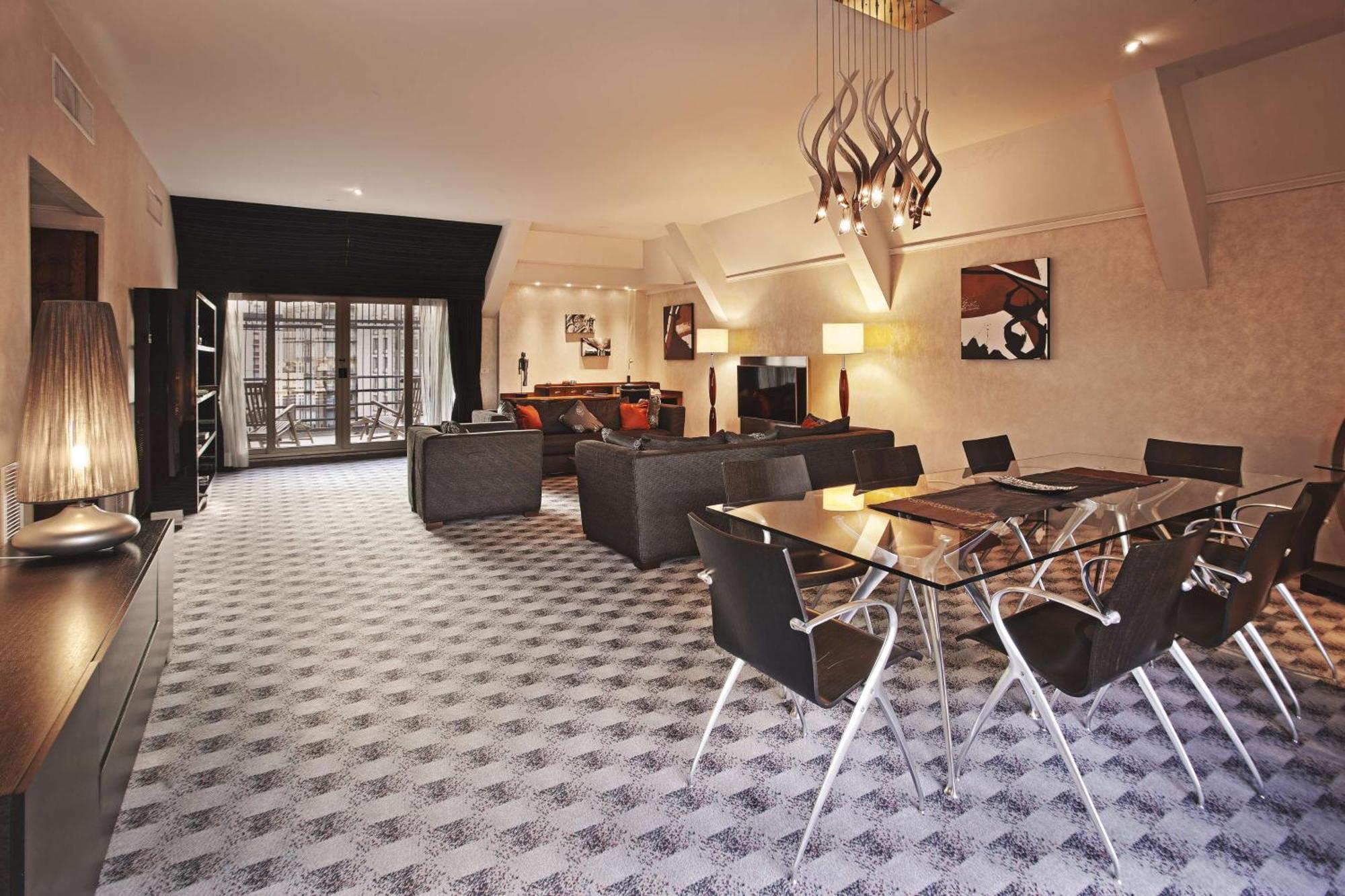 Hilton Hotel 4*