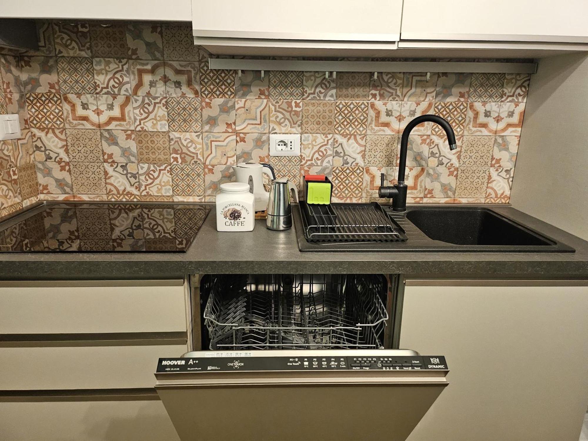 Comfortable Flat Inside Isola And Garibaldi District Milan
