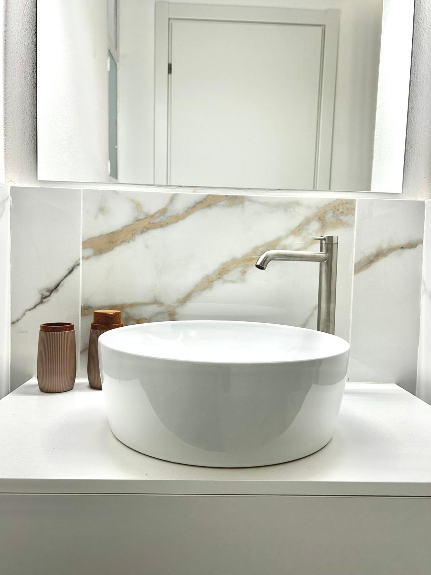 Casa Verga - Exclusive Haven Of Style And Elegance In Moscova Apartamento
