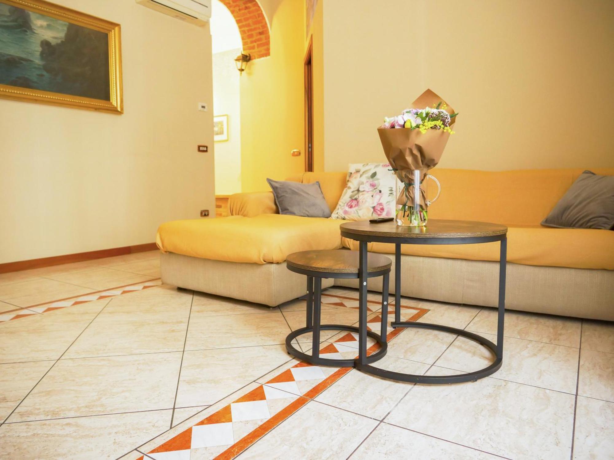 Wonderful Downtown Apartment-hd Netflix, King-size Bed, Two Minutes' Walk From Metro Apartment Mailand